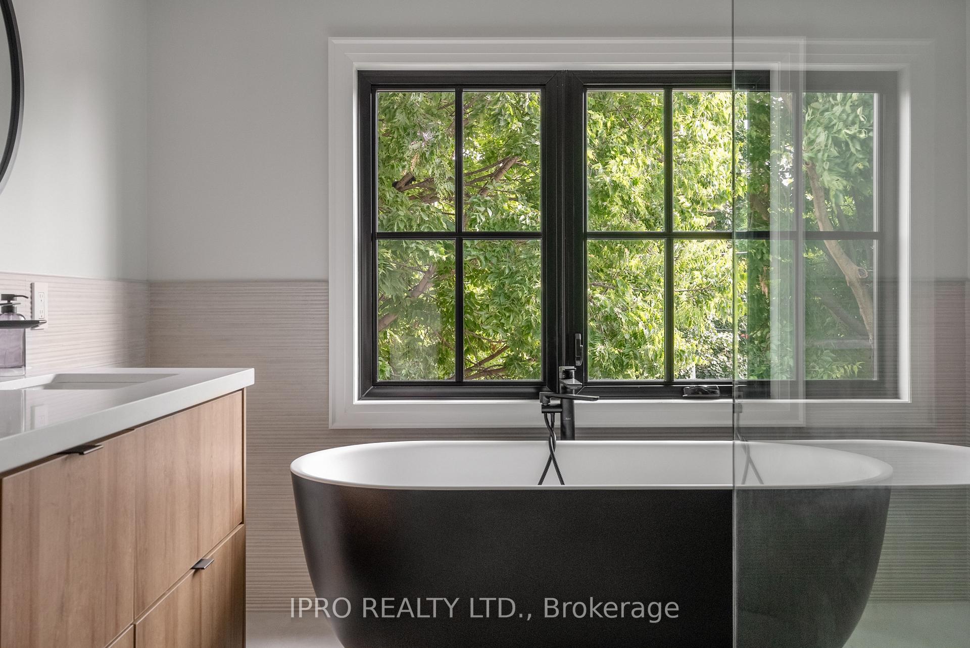 Photo 19 of 246 O'connor Drive, Toronto, East York — HOMEH