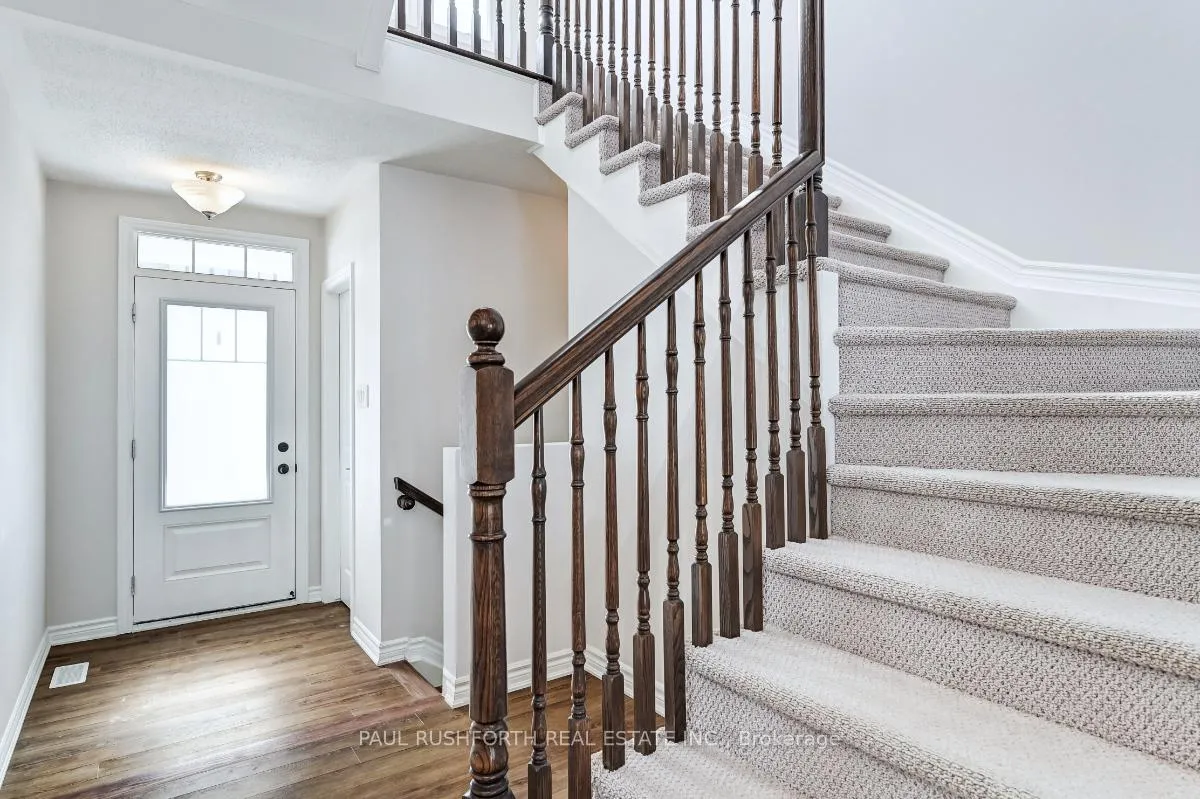 Photo 3 of 123 Pictou Crescent, Ottawa, Kanata - Emerald Meadows/Trailwest — HOMEH