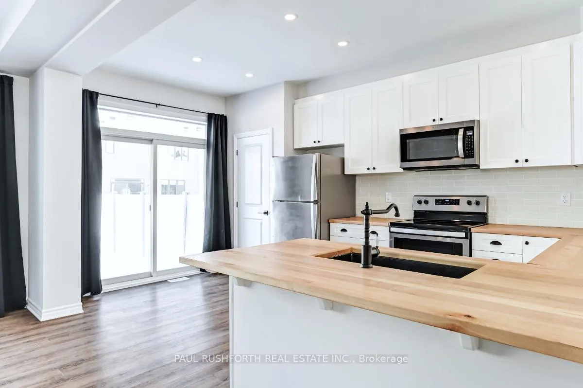 Photo 9 of 123 Pictou Crescent, Ottawa, Kanata - Emerald Meadows/Trailwest — HOMEH