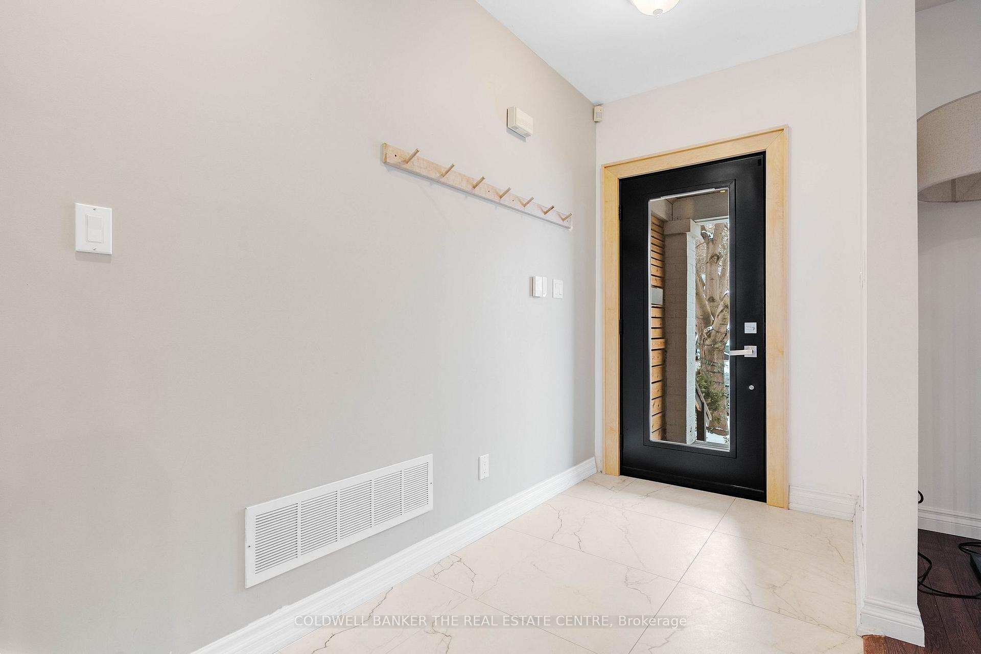 Photo 6 of 25 Wiley Avenue, Toronto, Danforth Village-East York — HOMEH
