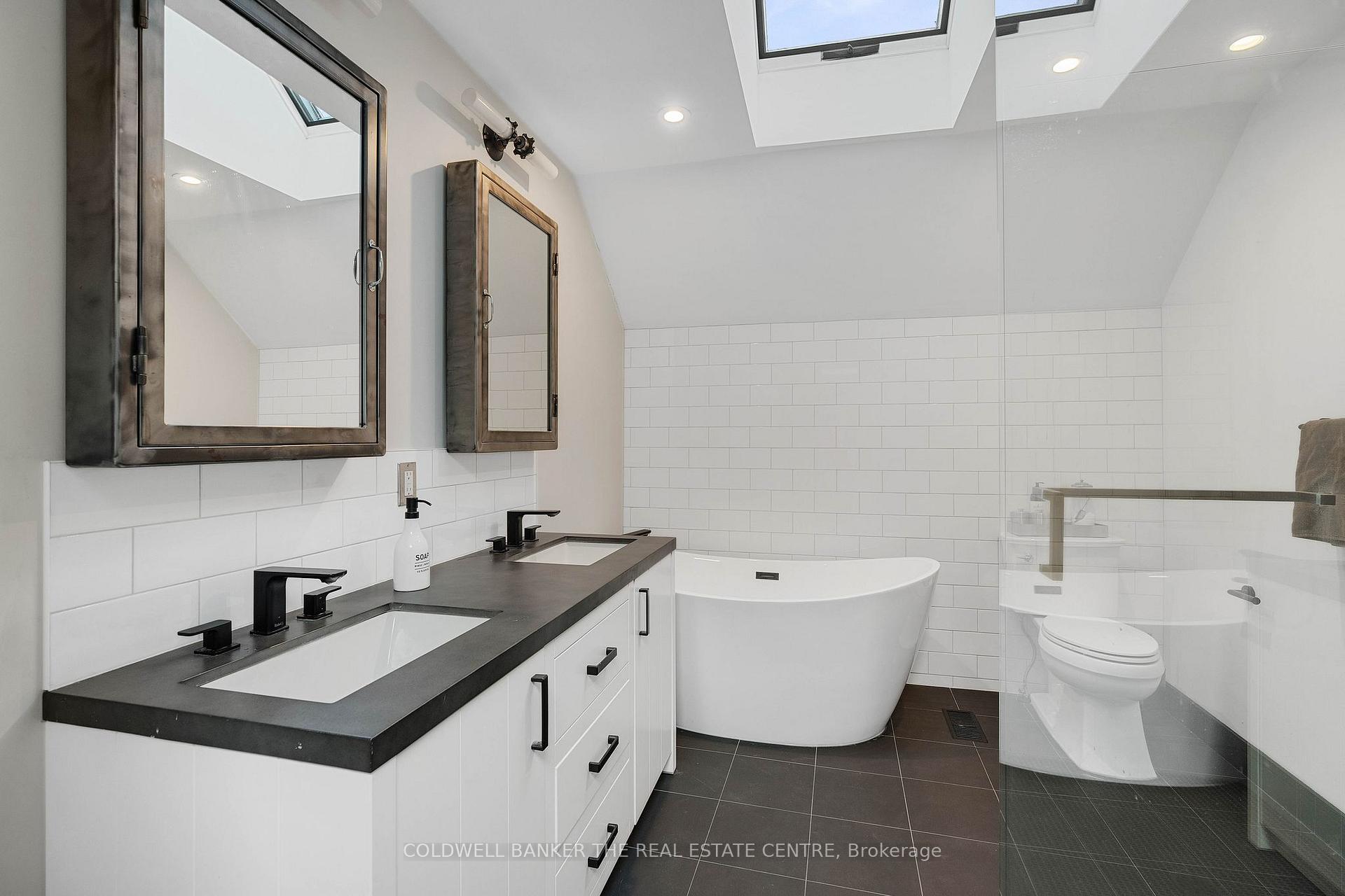 Photo 22 of 25 Wiley Avenue, Toronto, Danforth Village-East York — HOMEH