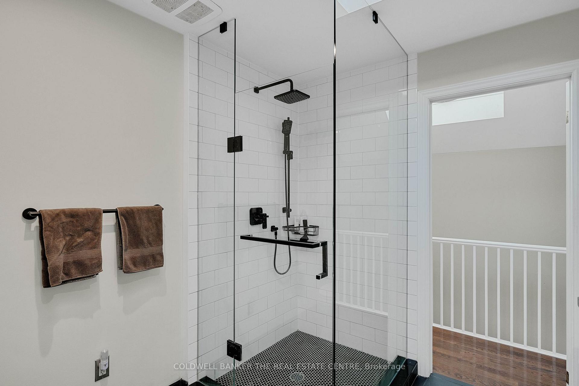 Photo 23 of 25 Wiley Avenue, Toronto, Danforth Village-East York — HOMEH