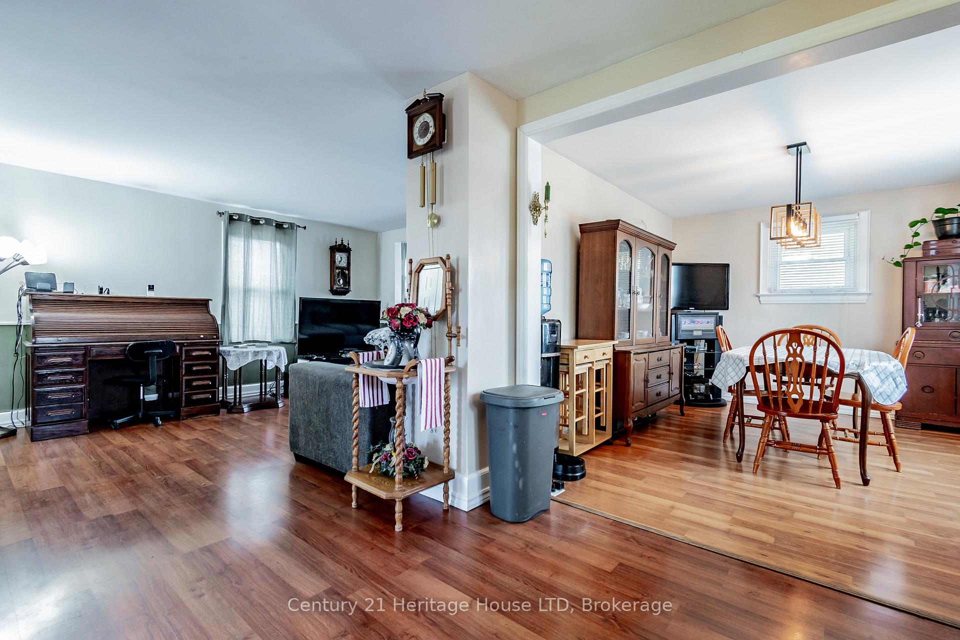 Photo 3 of 153 Clara Street, Thorold, Allanburg/Thorold South — HOMEH