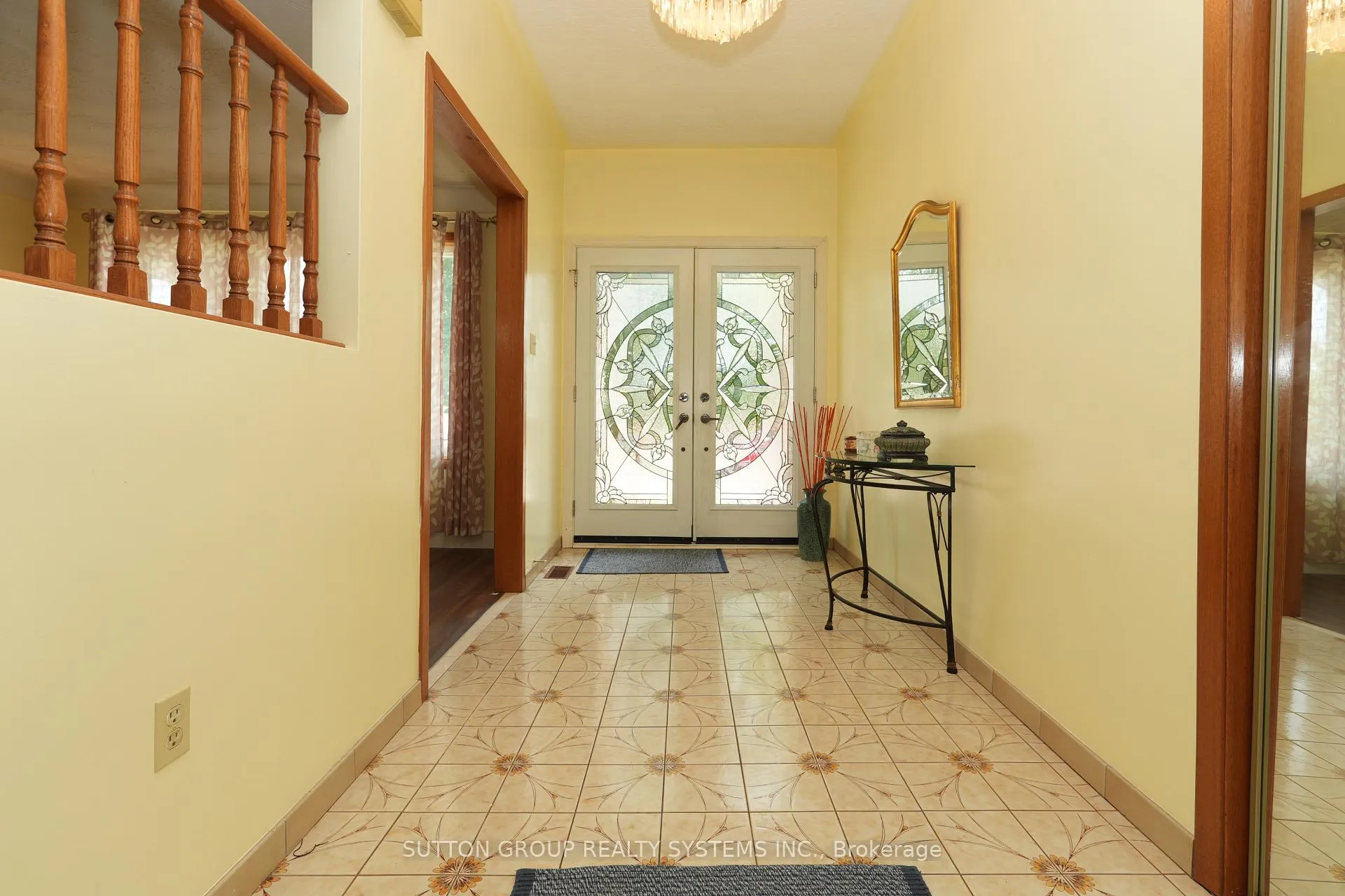 Photo 3 of 101 Henley Drive, Hamilton, Stoney Creek — HOMEH