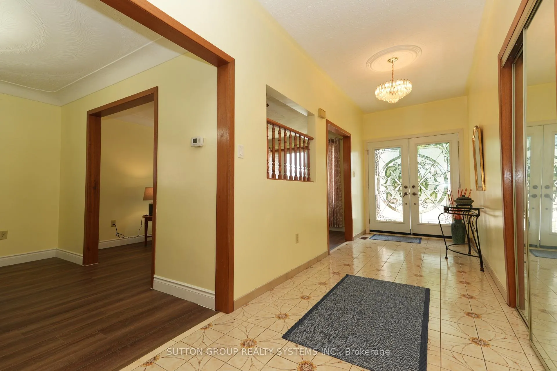 Photo 5 of 101 Henley Drive, Hamilton, Stoney Creek — HOMEH
