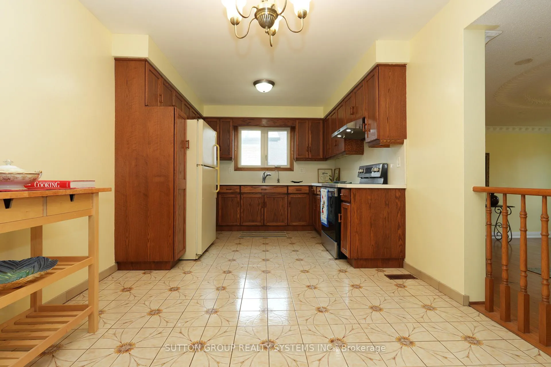 Photo 8 of 101 Henley Drive, Hamilton, Stoney Creek — HOMEH
