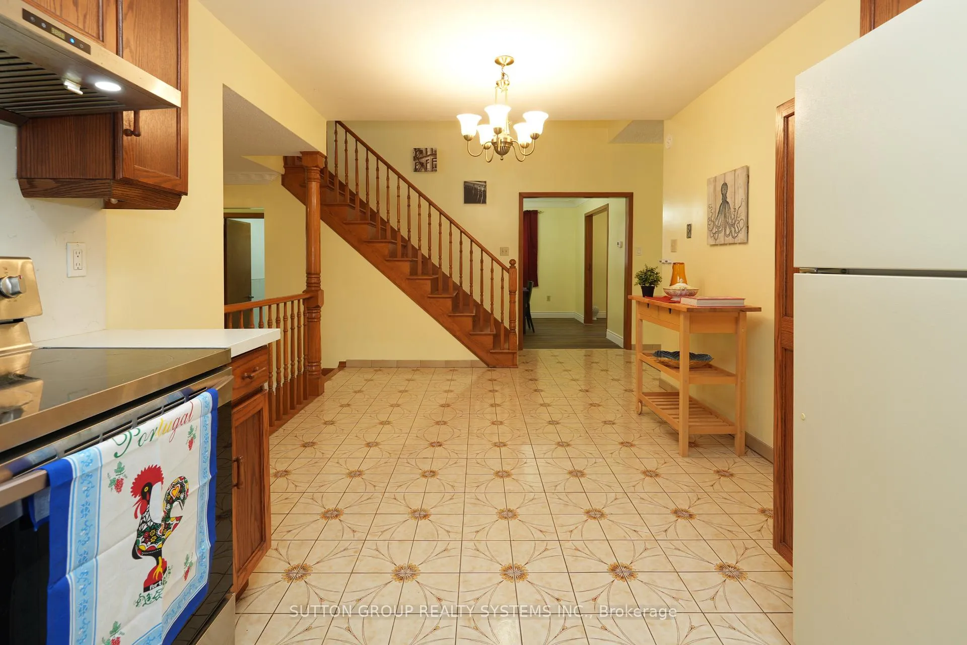 Photo 12 of 101 Henley Drive, Hamilton, Stoney Creek — HOMEH