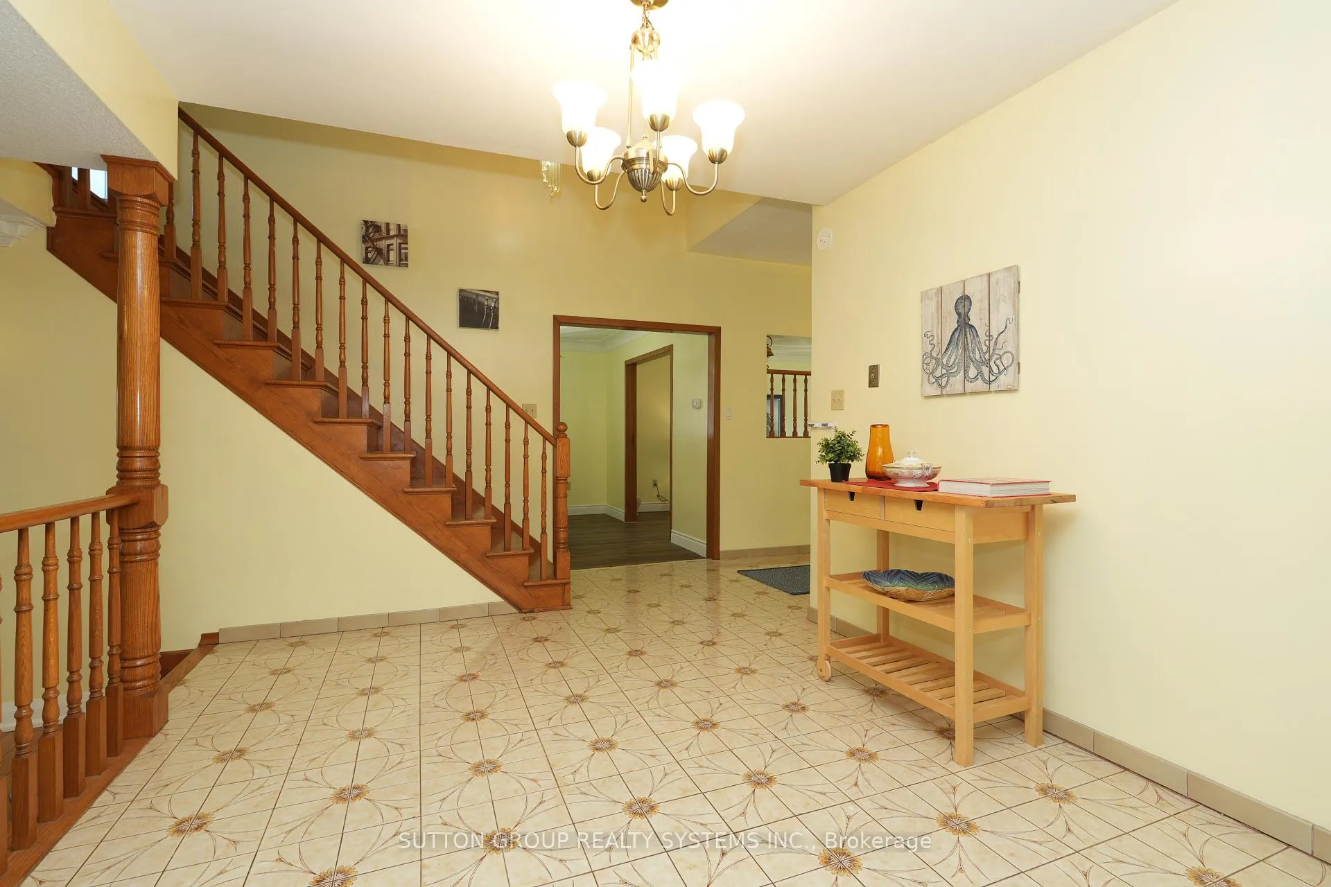 Photo 13 of 101 Henley Drive, Hamilton, Stoney Creek — HOMEH