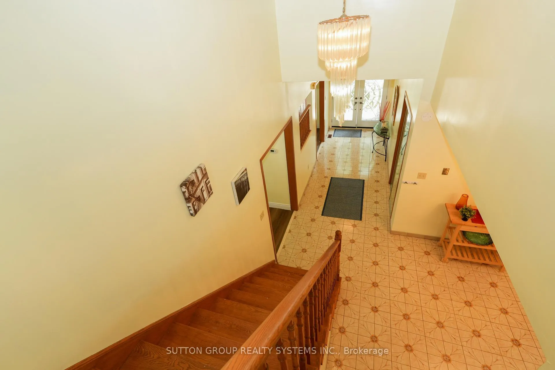 Photo 21 of 101 Henley Drive, Hamilton, Stoney Creek — HOMEH