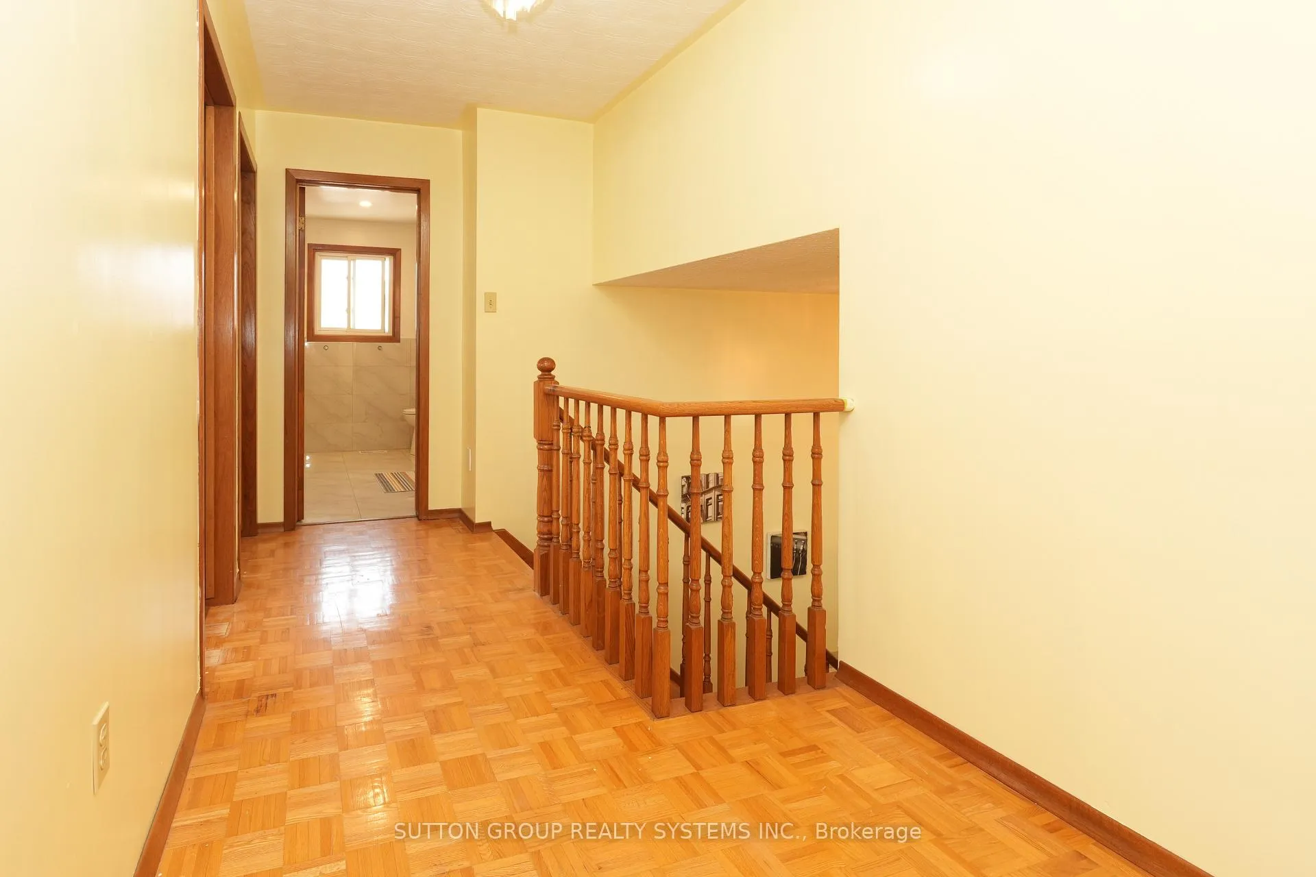 Photo 22 of 101 Henley Drive, Hamilton, Stoney Creek — HOMEH