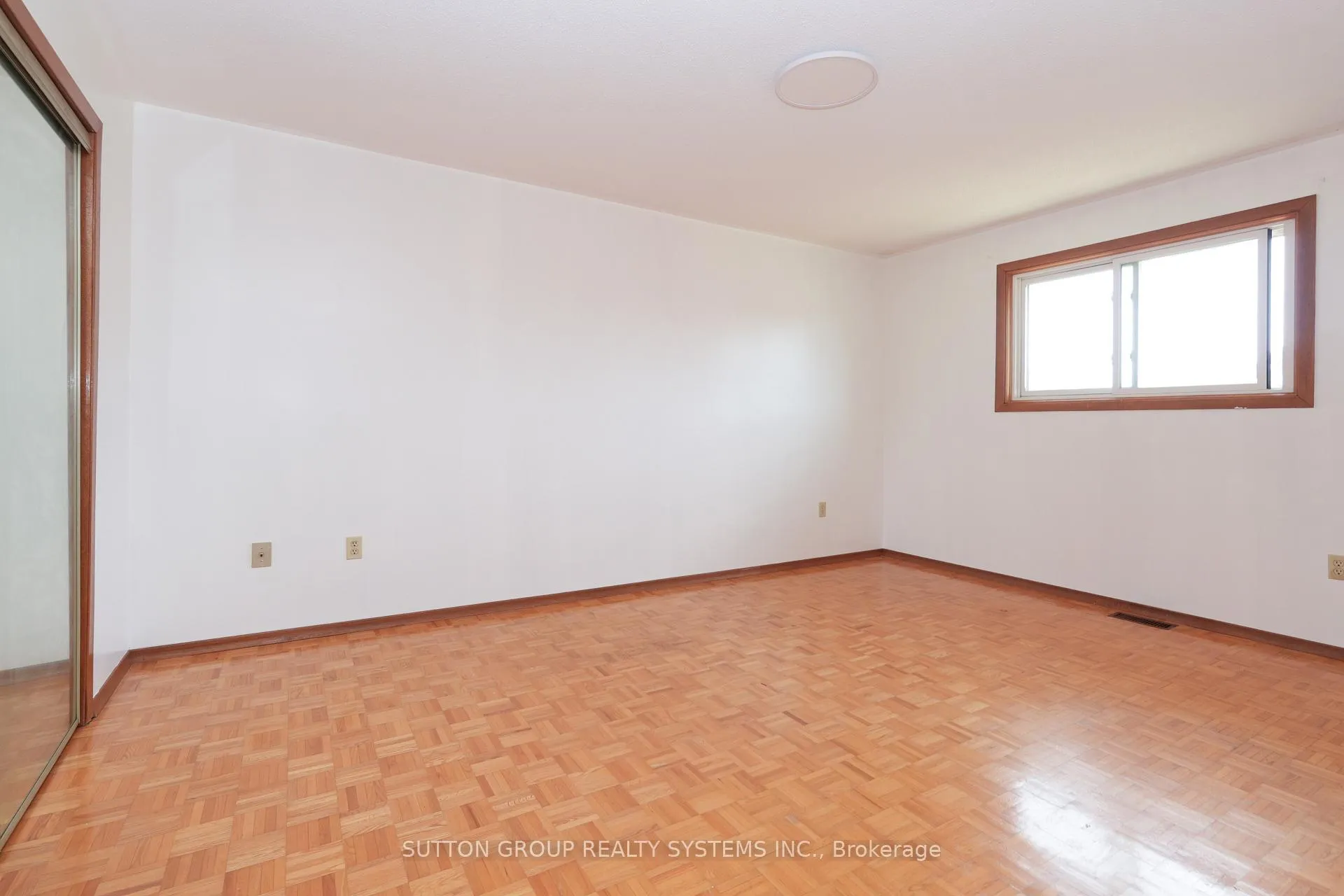 Photo 23 of 101 Henley Drive, Hamilton, Stoney Creek — HOMEH