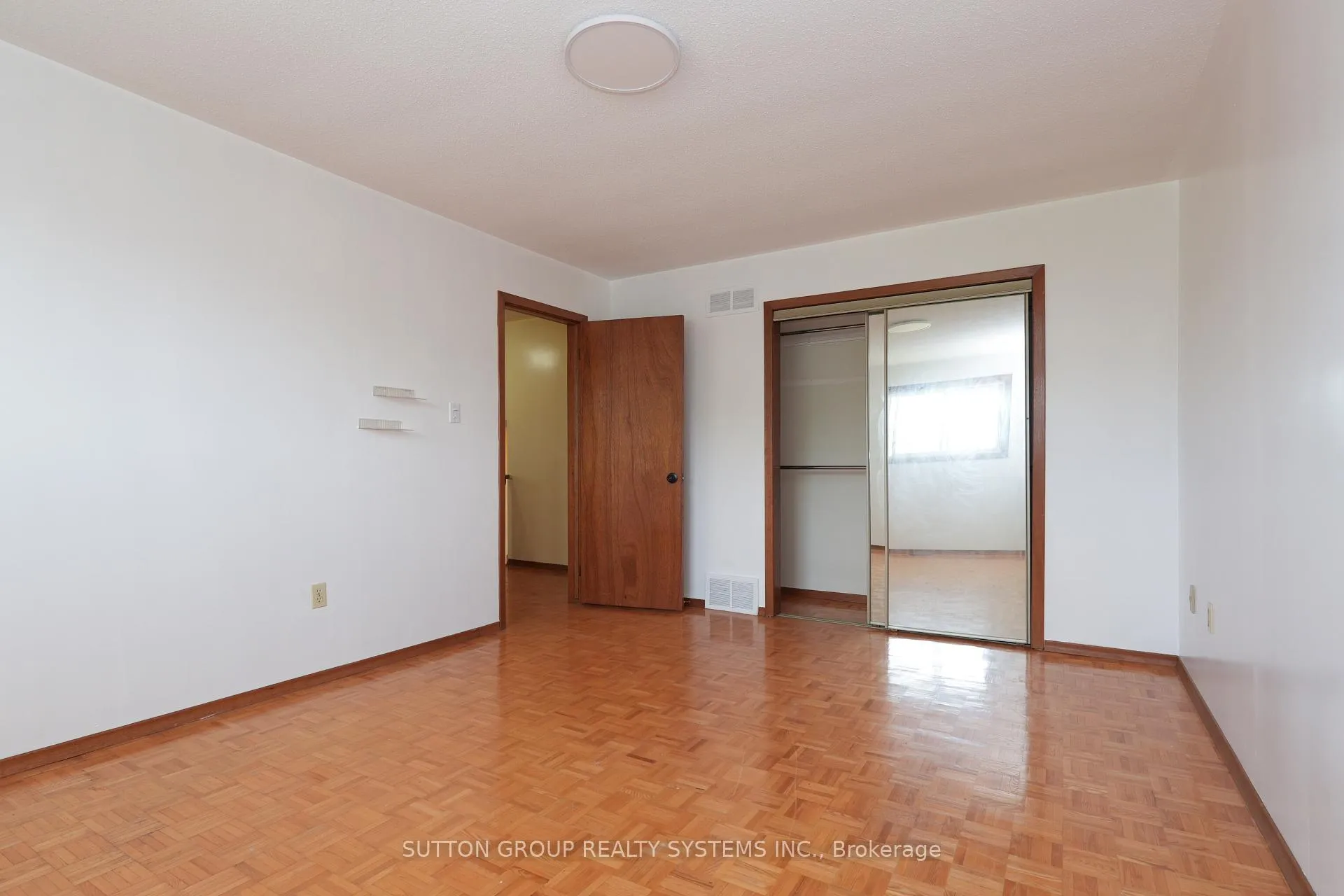 Photo 24 of 101 Henley Drive, Hamilton, Stoney Creek — HOMEH