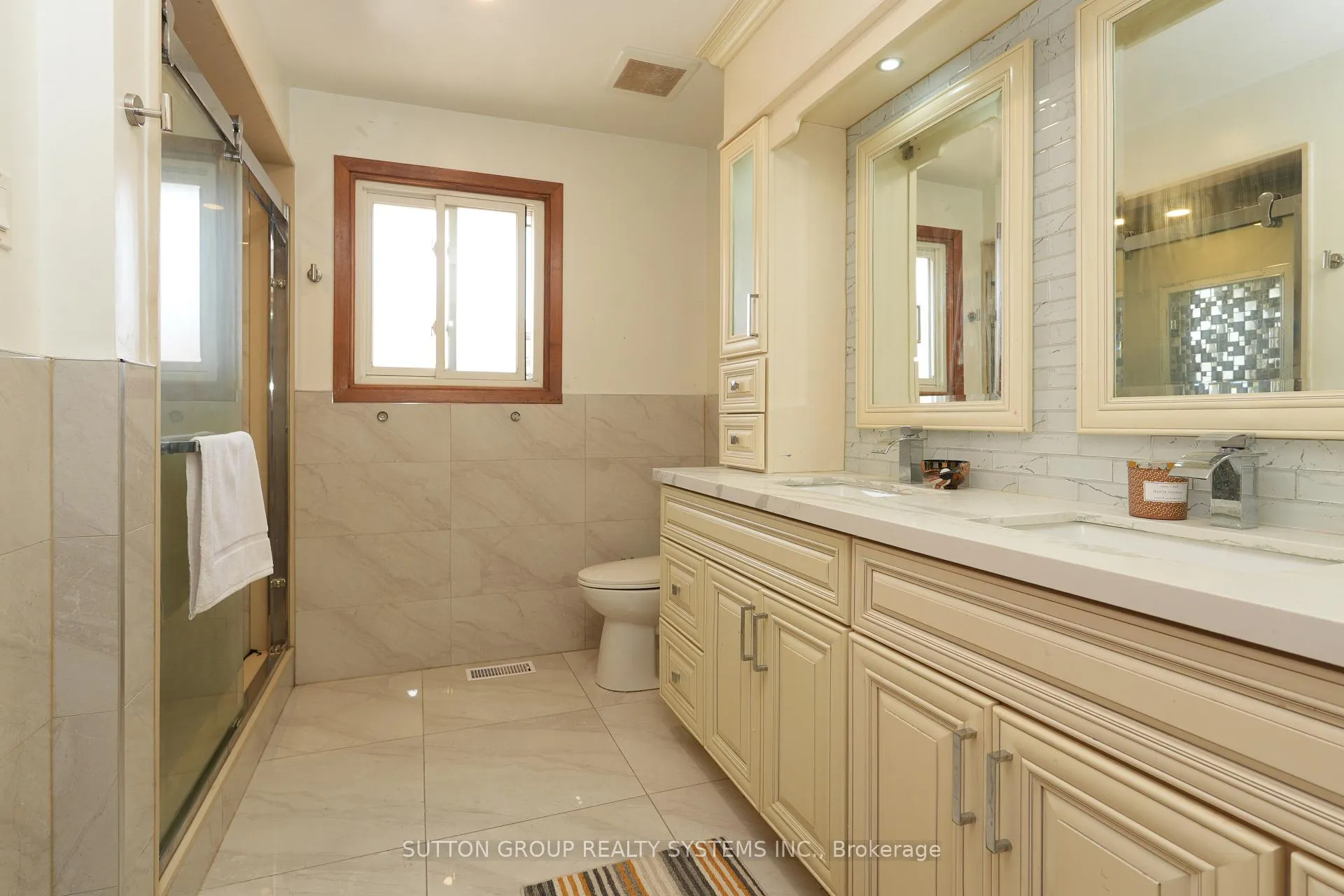 Photo 25 of 101 Henley Drive, Hamilton, Stoney Creek — HOMEH