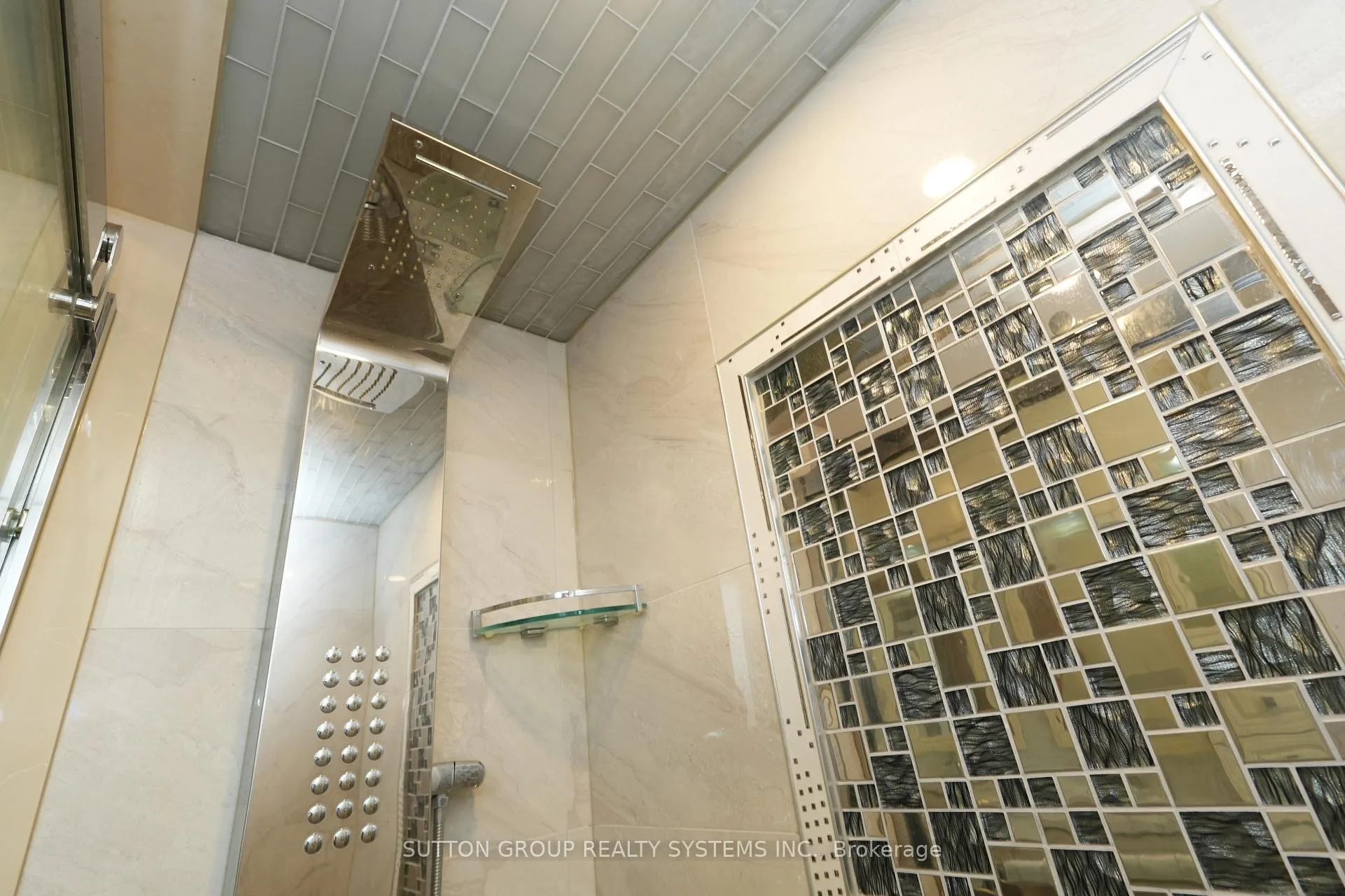 Photo 27 of 101 Henley Drive, Hamilton, Stoney Creek — HOMEH