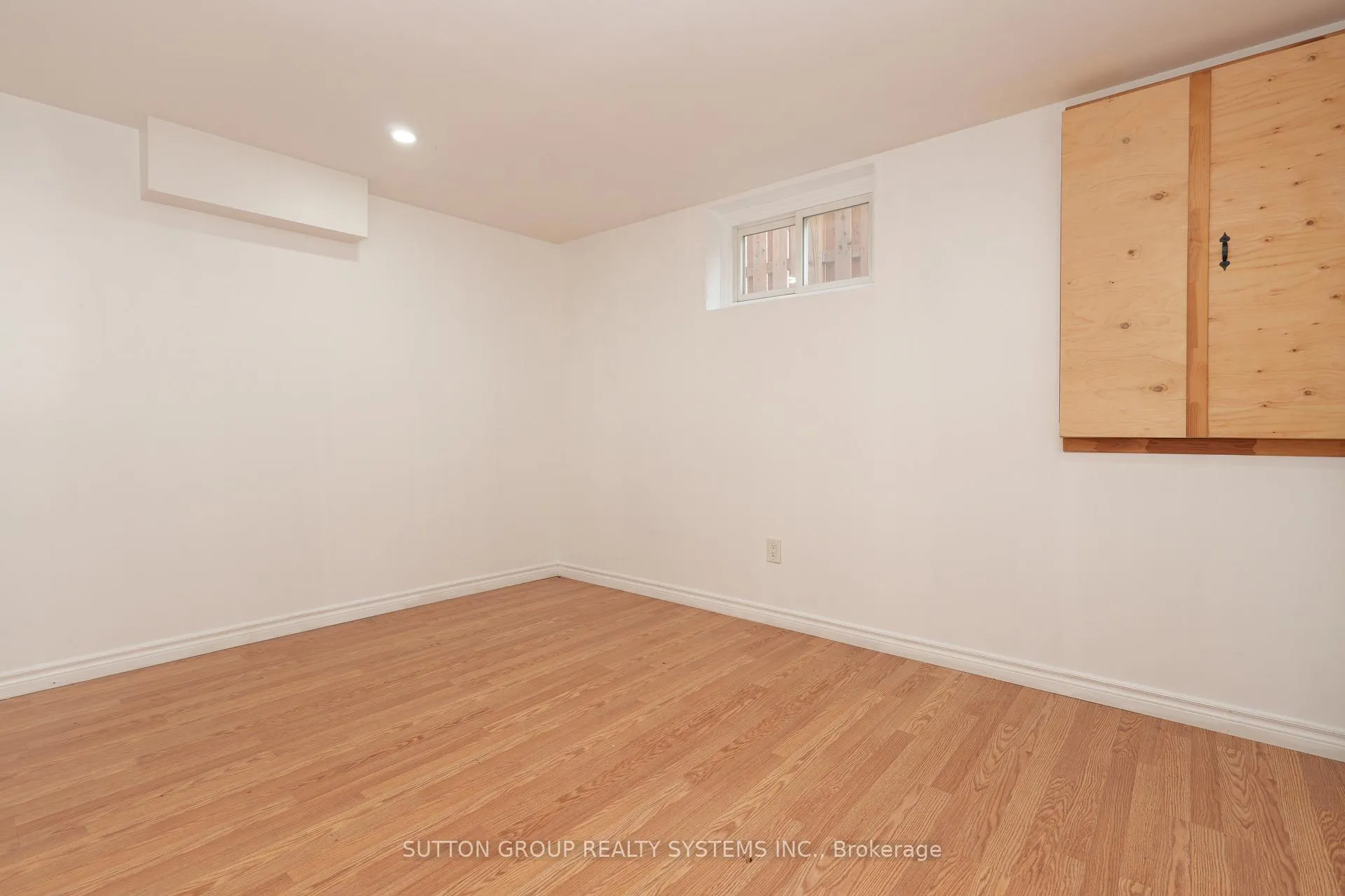 Photo 32 of 101 Henley Drive, Hamilton, Stoney Creek — HOMEH