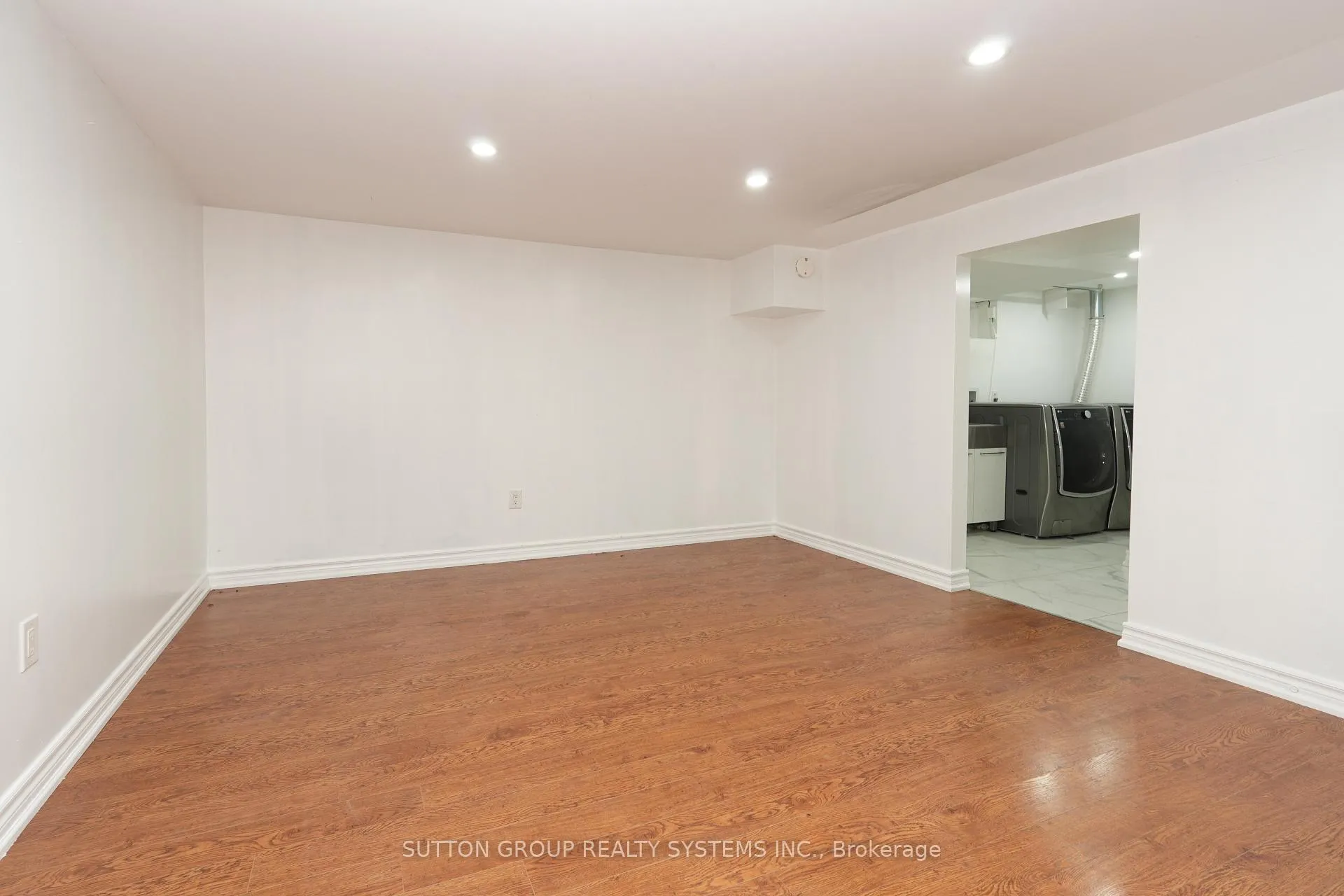 Photo 33 of 101 Henley Drive, Hamilton, Stoney Creek — HOMEH