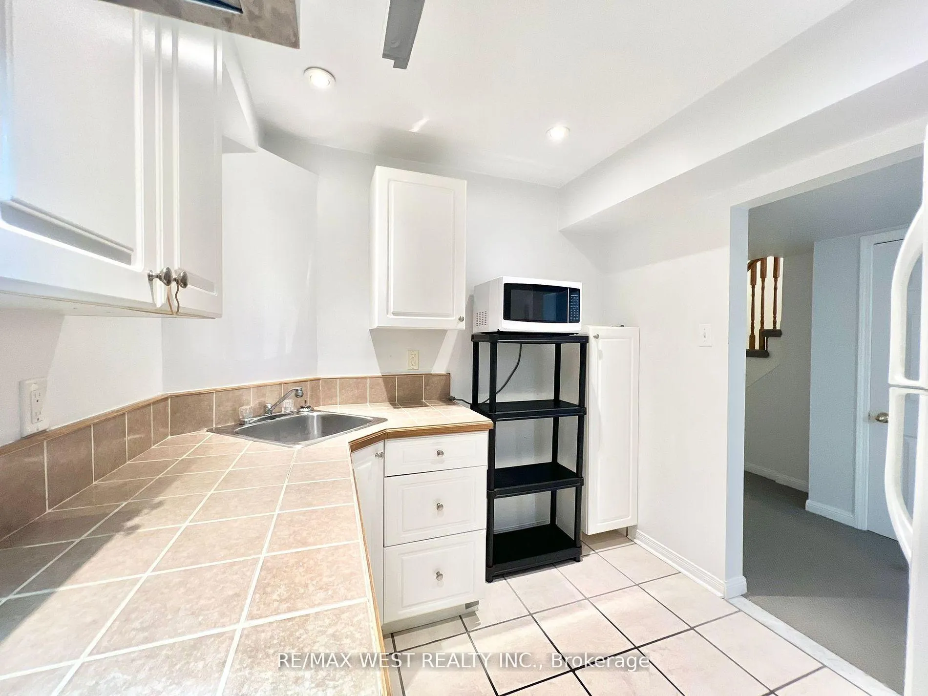 Photo 5 of Unit Bsmt, 53 Longueuil Place, Whitby, Pringle Creek — HOMEH