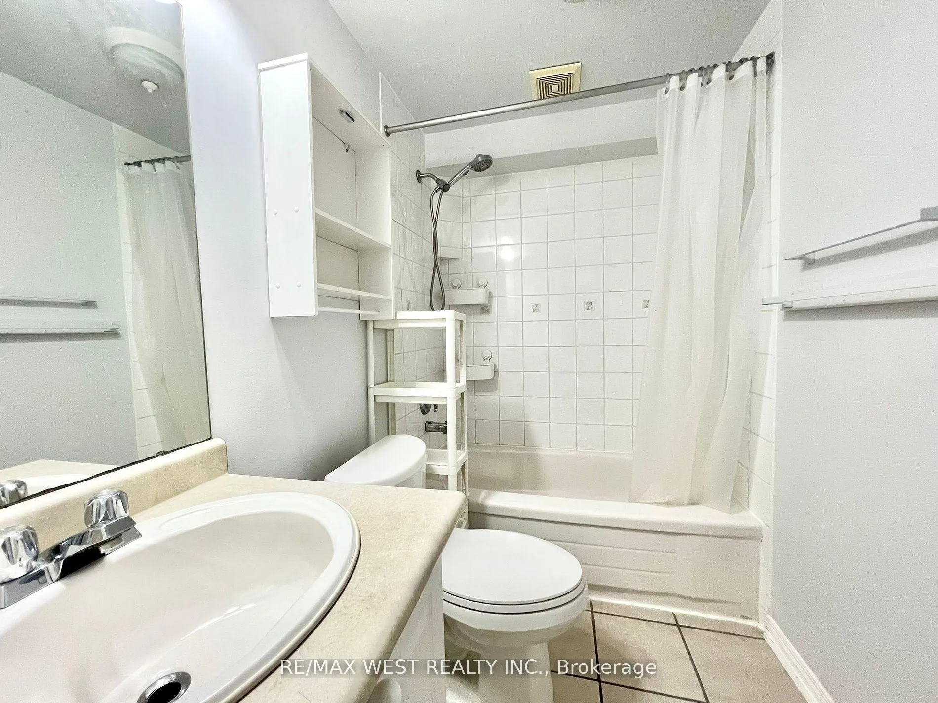 Photo 8 of Unit Bsmt, 53 Longueuil Place, Whitby, Pringle Creek — HOMEH