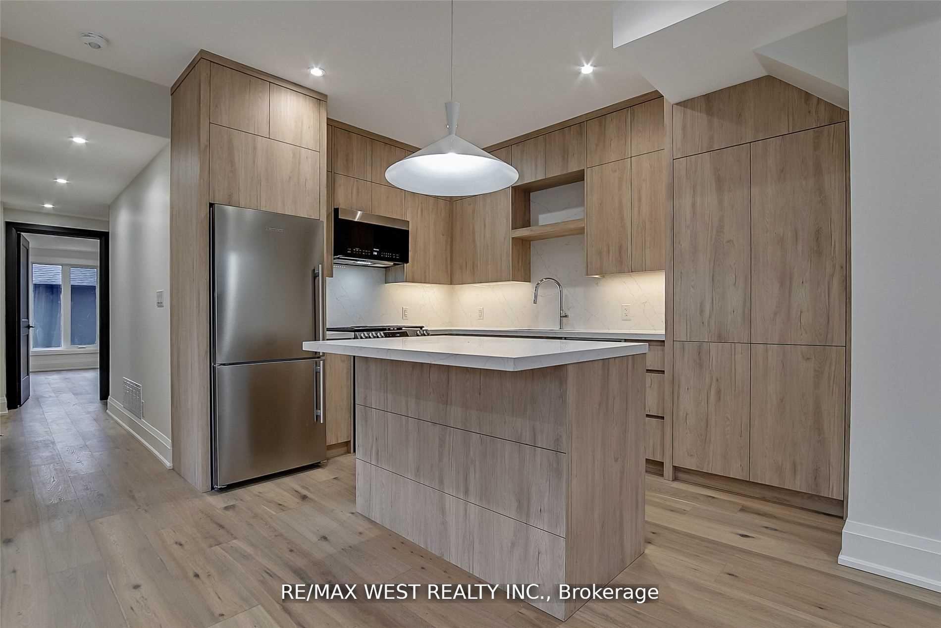 Photo 4 of Unit Main, 201 Cedric Avenue, Toronto, Oakwood Village — HOMEH