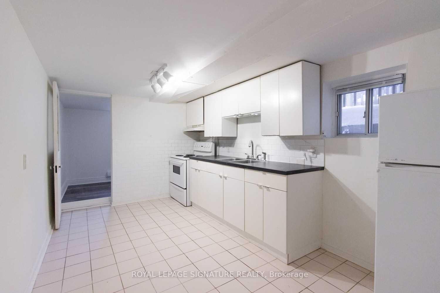 Photo 3 of Unit Lower, 613 Crawford Street, Toronto, Palmerston-Little Italy — HOMEH