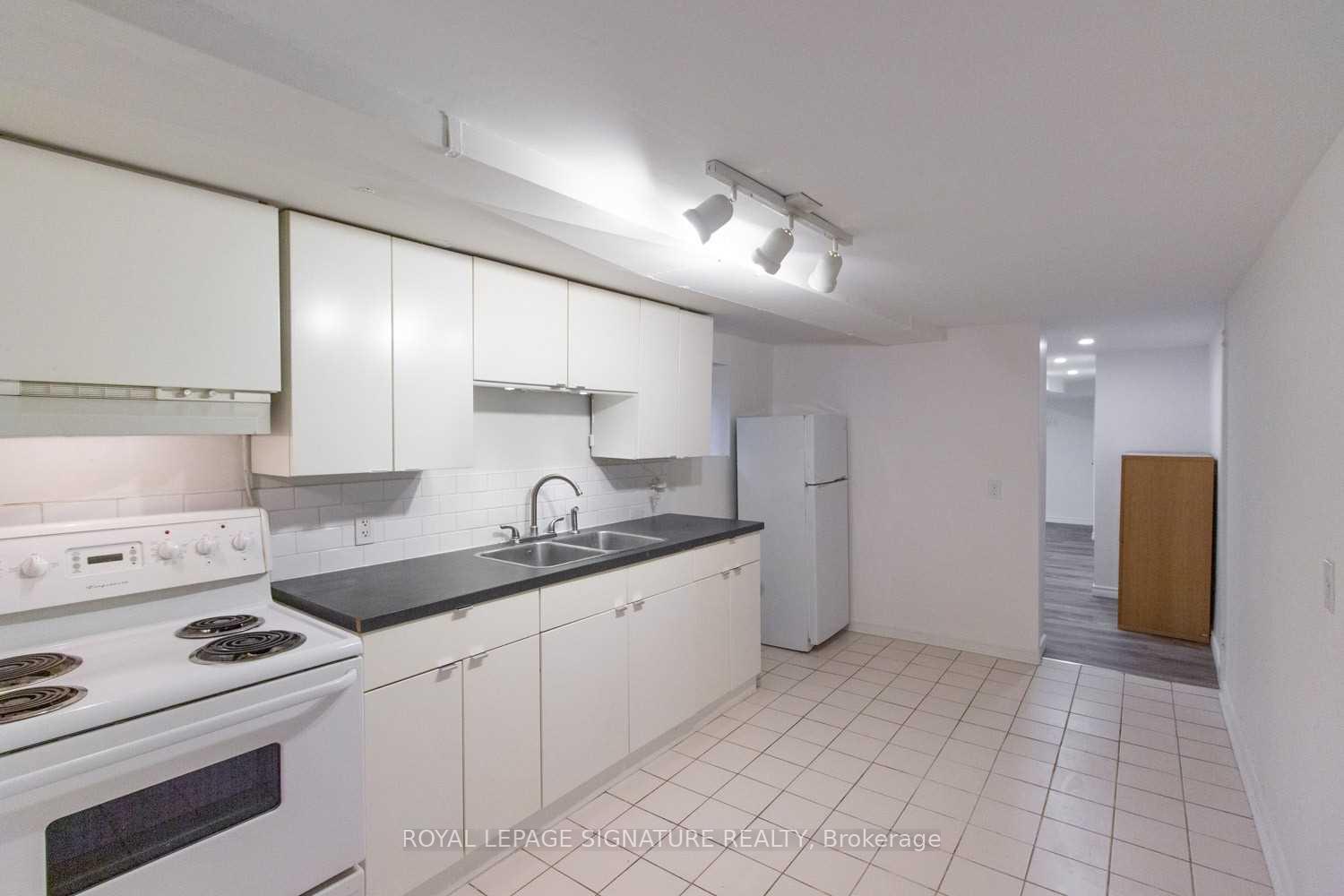 Photo 4 of Unit Lower, 613 Crawford Street, Toronto, Palmerston-Little Italy — HOMEH