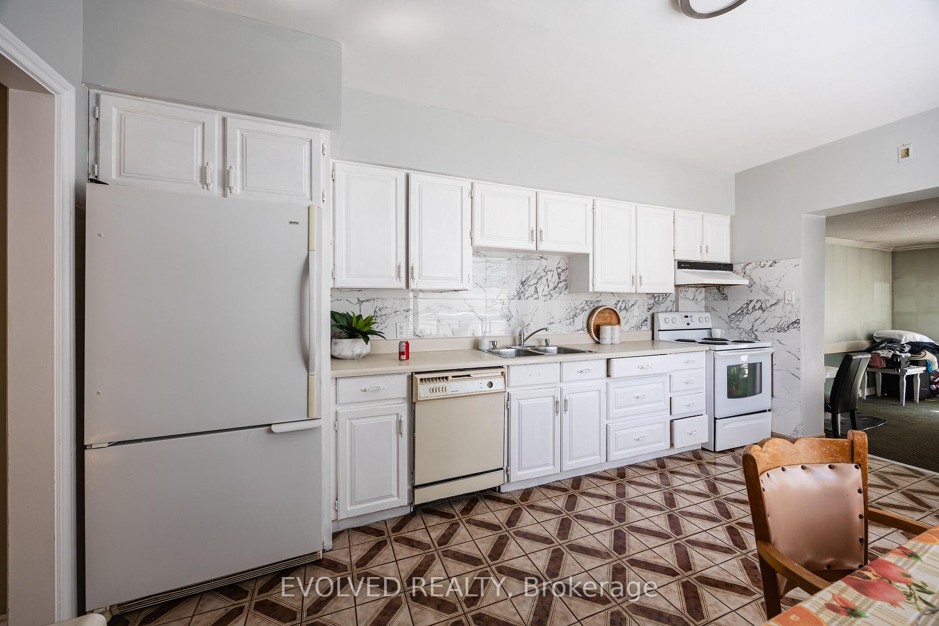 Photo 24 of 21 Torrens Avenue, Toronto, Broadview North — HOMEH