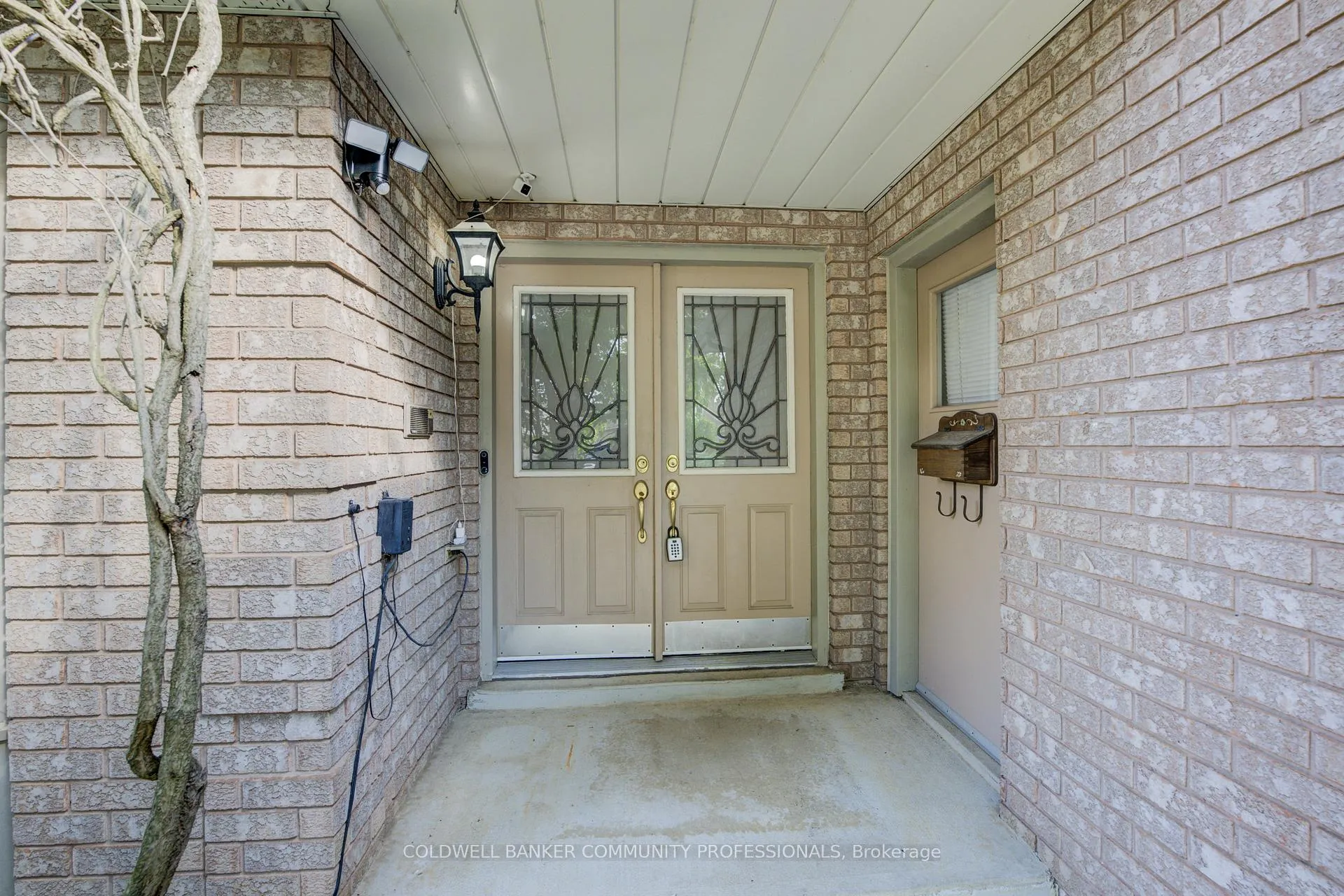 Photo 3 of 466 Dicenzo Drive, Hamilton, Ryckmans — HOMEH