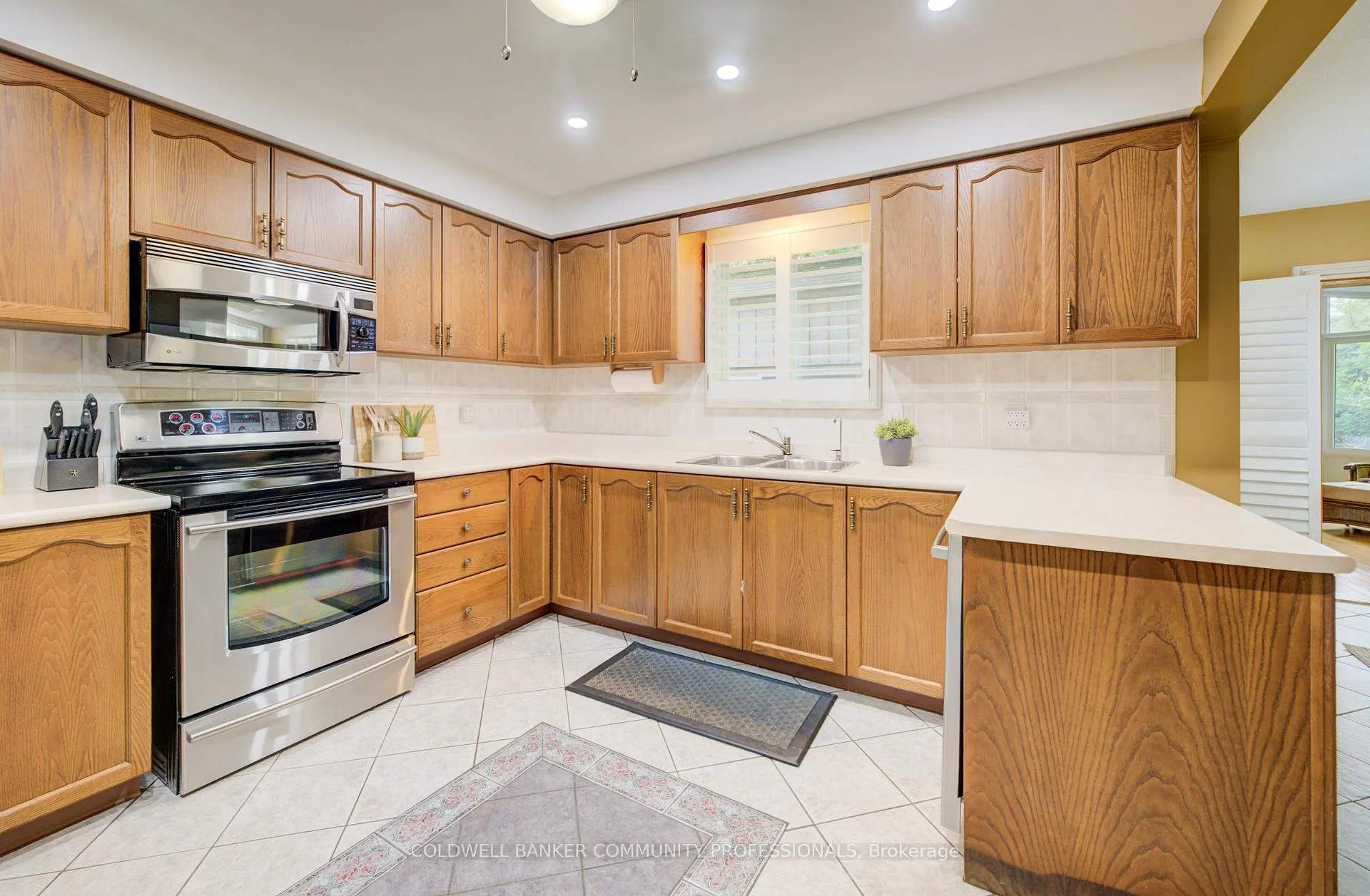 Photo 9 of 466 Dicenzo Drive, Hamilton, Ryckmans — HOMEH