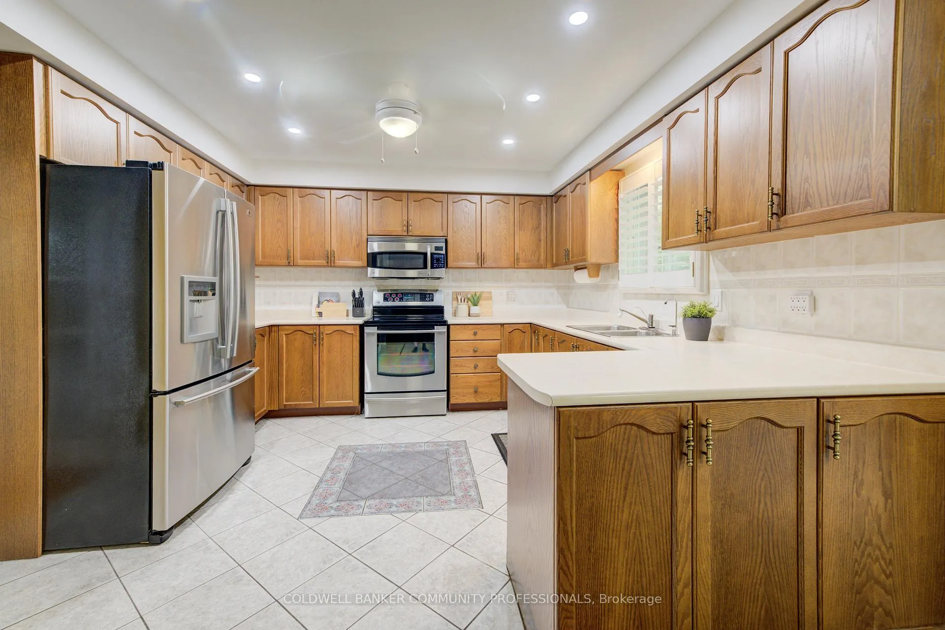 Photo 10 of 466 Dicenzo Drive, Hamilton, Ryckmans — HOMEH