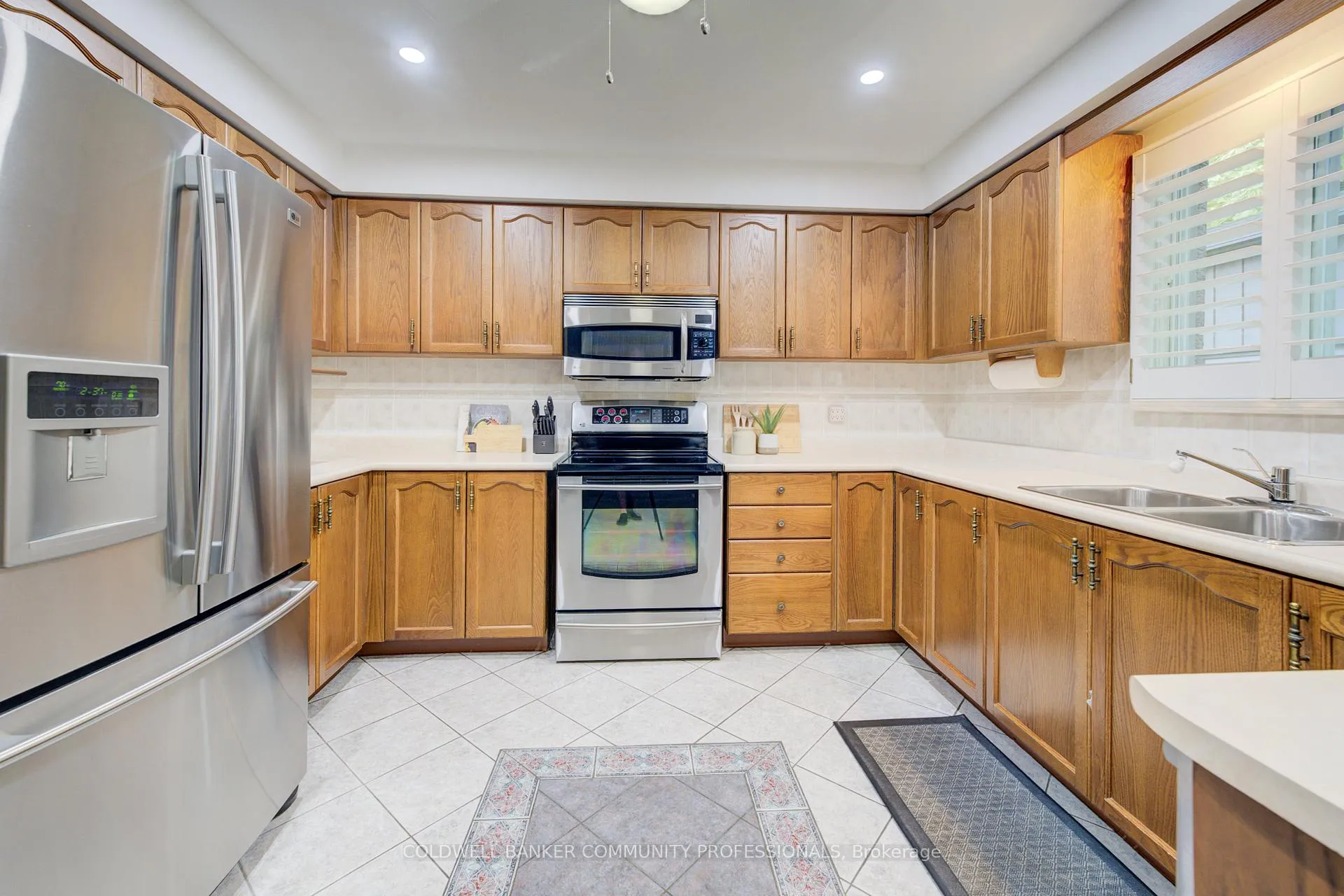 Photo 11 of 466 Dicenzo Drive, Hamilton, Ryckmans — HOMEH