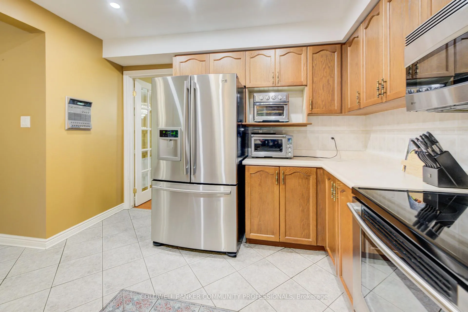 Photo 12 of 466 Dicenzo Drive, Hamilton, Ryckmans — HOMEH
