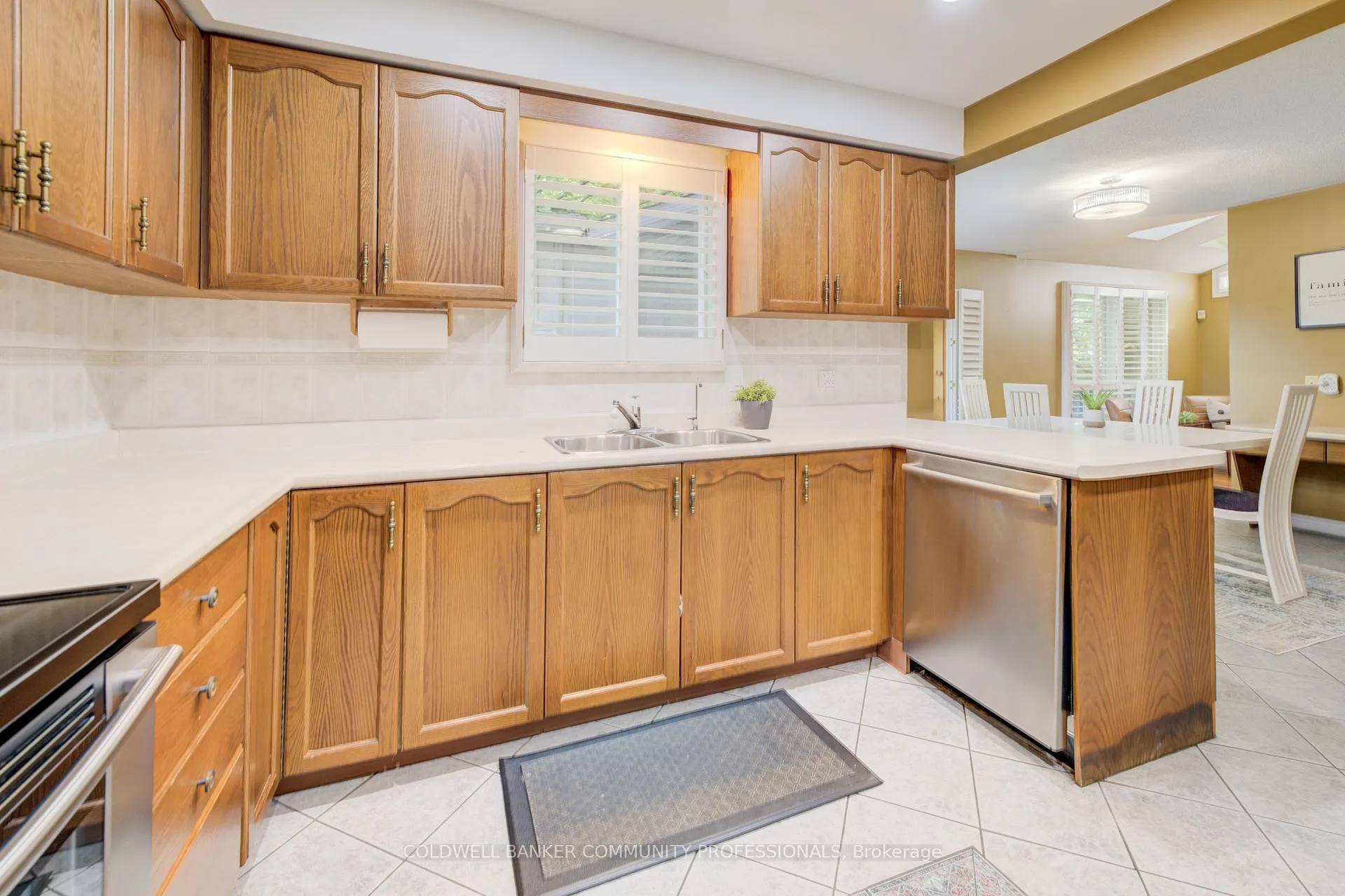 Photo 13 of 466 Dicenzo Drive, Hamilton, Ryckmans — HOMEH