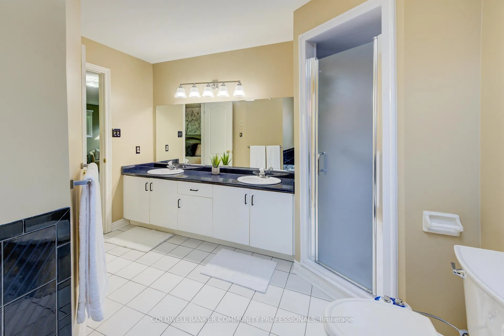 Photo 33 of 466 Dicenzo Drive, Hamilton, Ryckmans — HOMEH