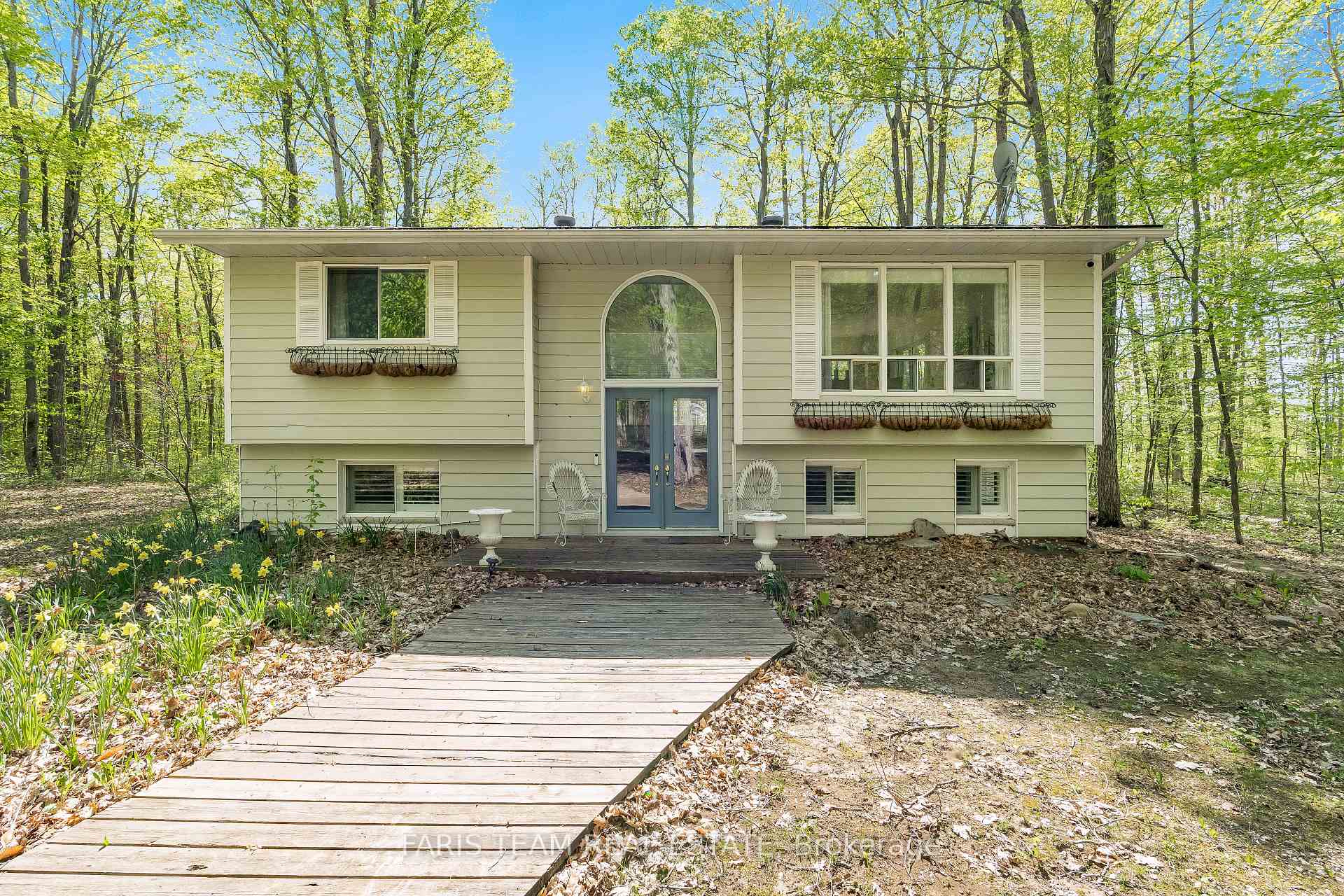 Photo 4 of 104 Silver Birch Drive, Tiny, Rural Tiny — HOMEH