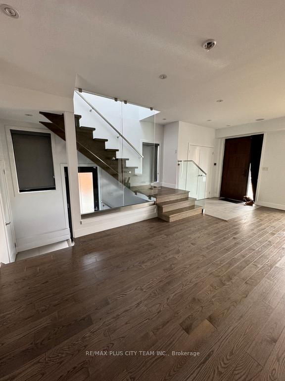 Photo 2 of 83 O'connor Drive, Toronto, Broadview North — HOMEH