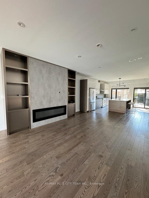 Photo 3 of 83 O'connor Drive, Toronto, Broadview North — HOMEH