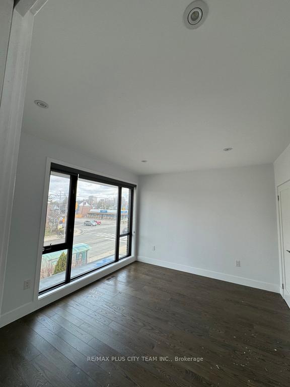 Photo 12 of 83 O'connor Drive, Toronto, Broadview North — HOMEH