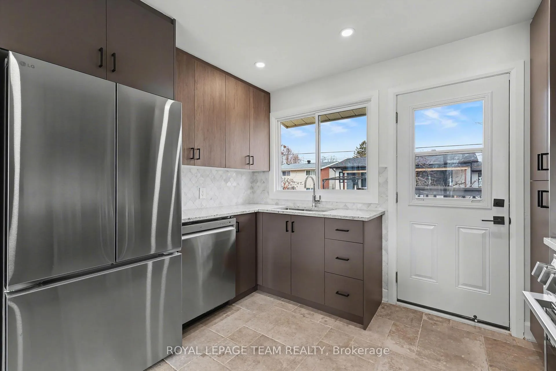 Photo 9 of 9 Greenwich Avenue, Ottawa, City View/Skyline/Fisher Heights/Parkwood Hills — HOMEH