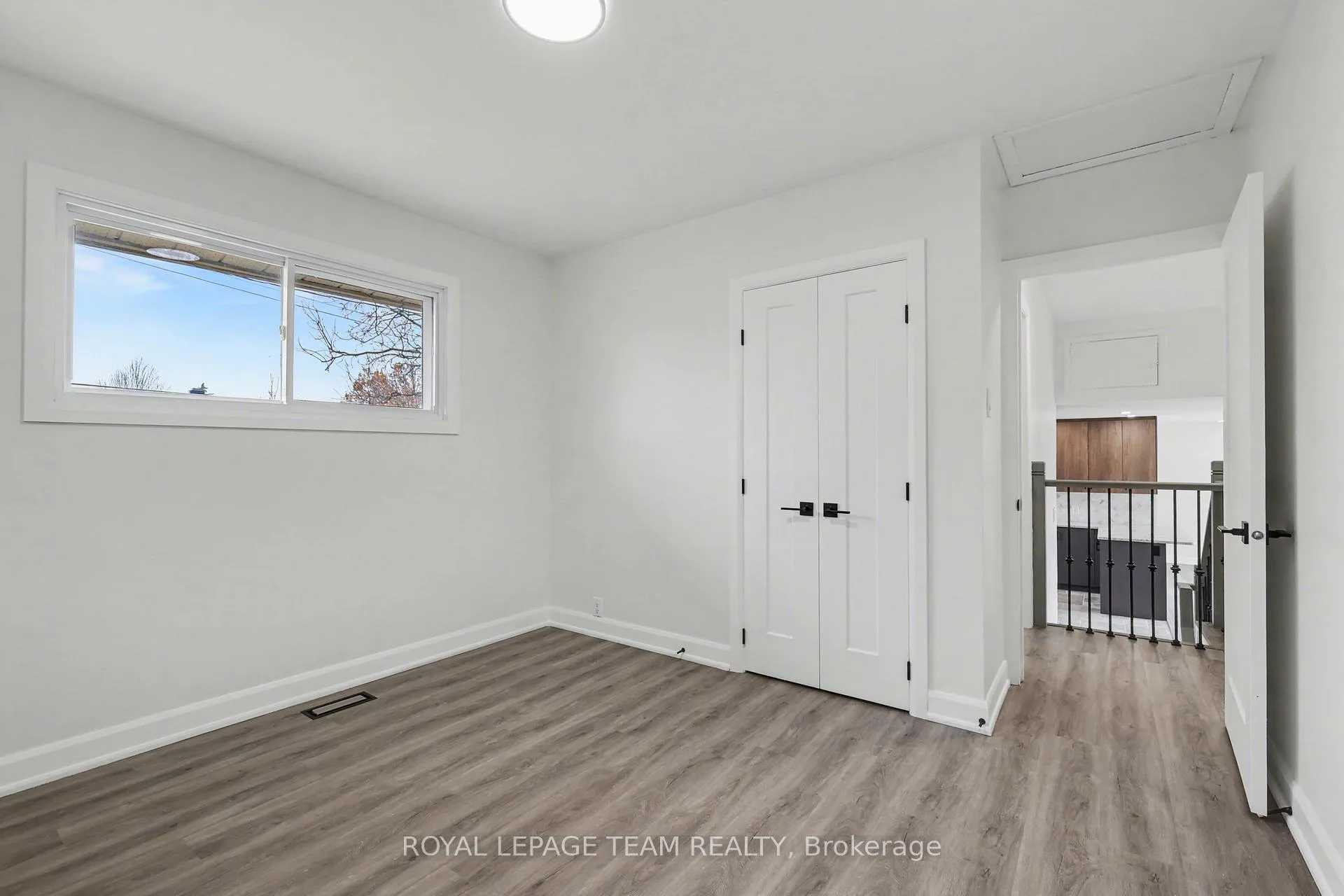 Photo 11 of 9 Greenwich Avenue, Ottawa, City View/Skyline/Fisher Heights/Parkwood Hills — HOMEH