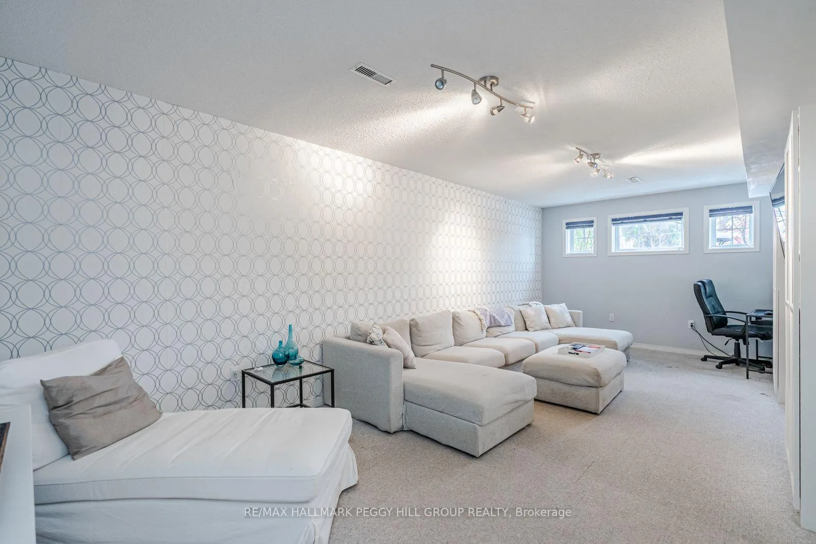 Photo 10 of 63 Mapleton Avenue, Barrie, Holly — HOMEH