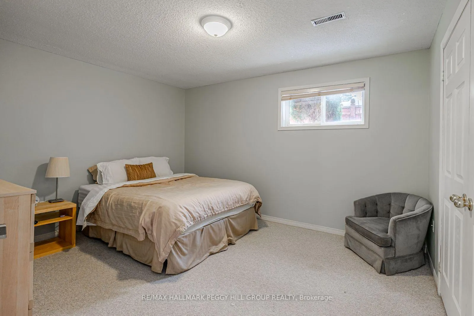 Photo 12 of 63 Mapleton Avenue, Barrie, Holly — HOMEH