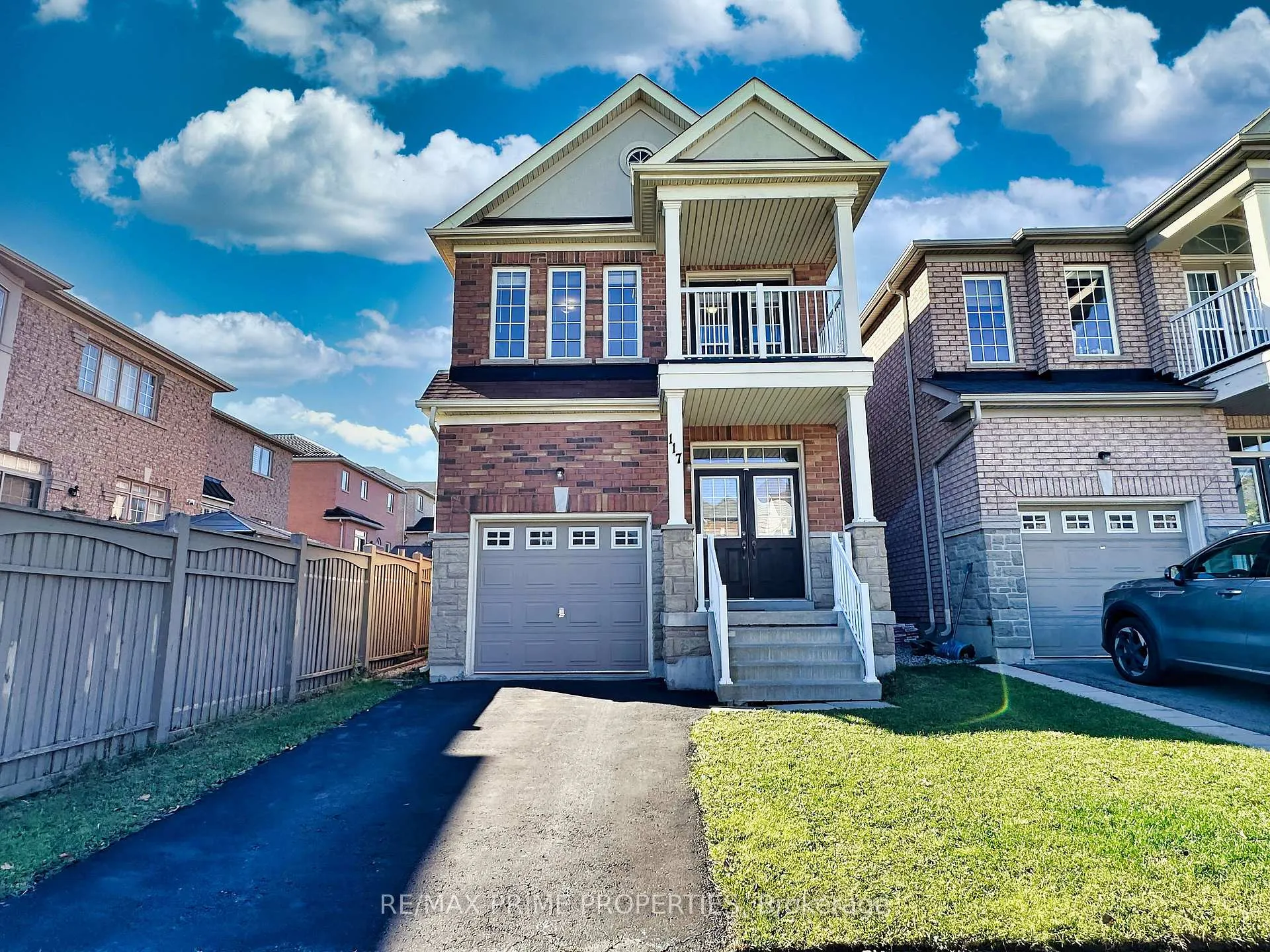 Front of 117 Big Hill Crescent
