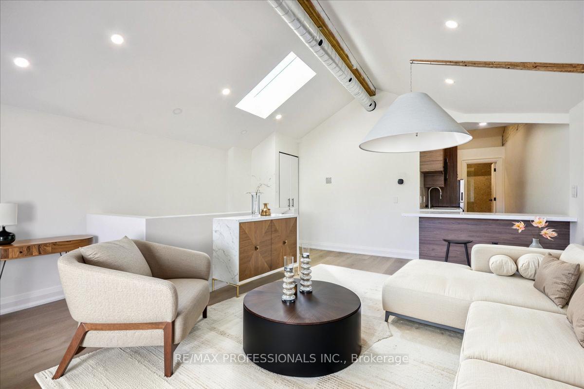 Photo 7 of Unit 3rd Floor, 134 Argyle Street, Toronto, Trinity-Bellwoods — HOMEH
