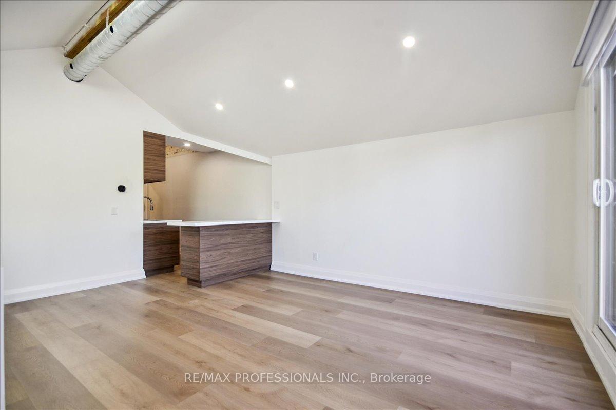 Photo 15 of Unit 3rd Floor, 134 Argyle Street, Toronto, Trinity-Bellwoods — HOMEH
