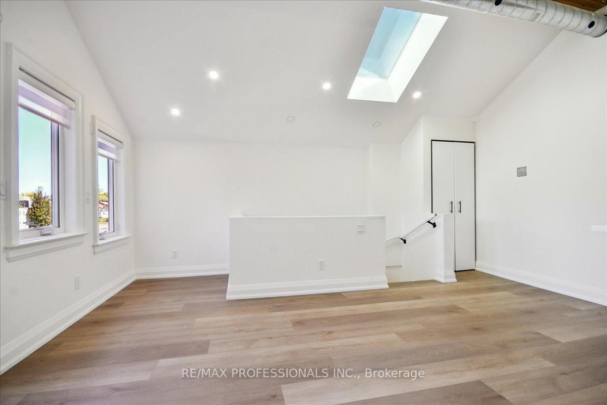 Photo 16 of Unit 3rd Floor, 134 Argyle Street, Toronto, Trinity-Bellwoods — HOMEH