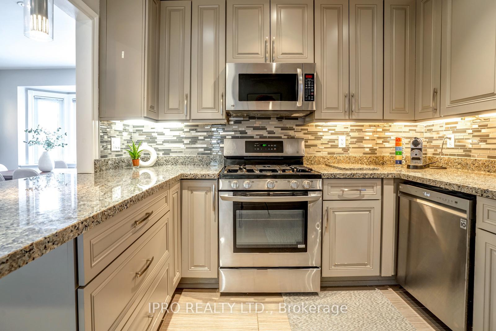 Photo 12 of 206 Donlands Avenue, Toronto, Danforth Village-East York — HOMEH