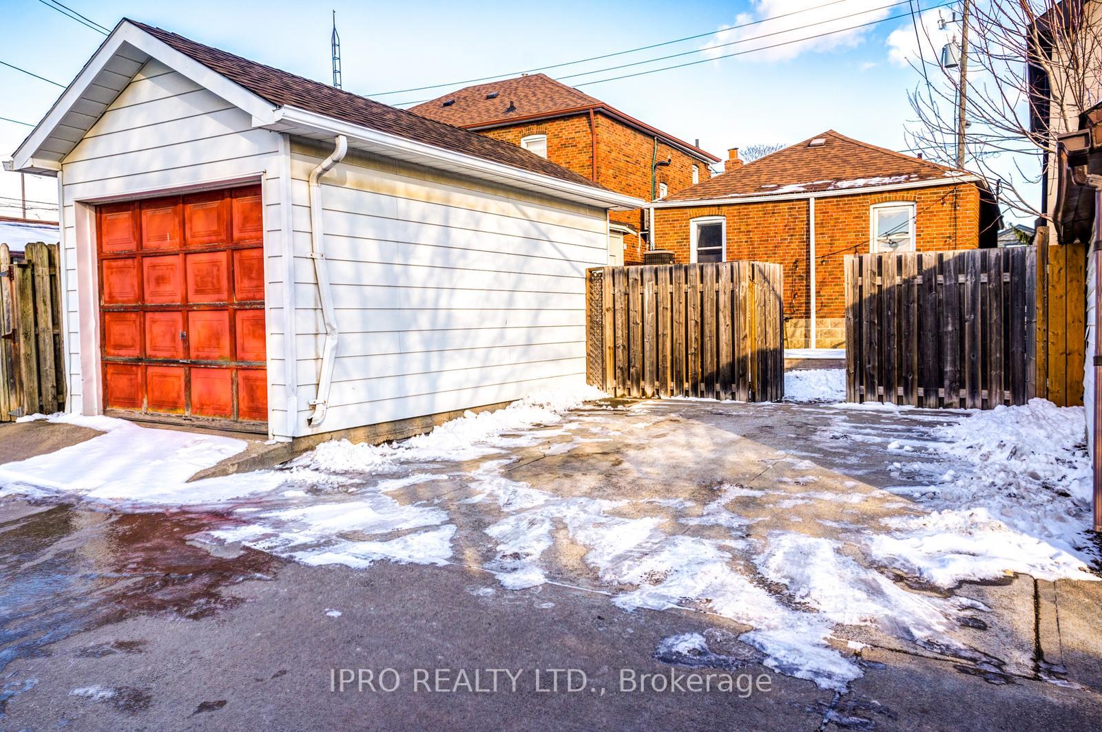 Photo 36 of 206 Donlands Avenue, Toronto, Danforth Village-East York — HOMEH
