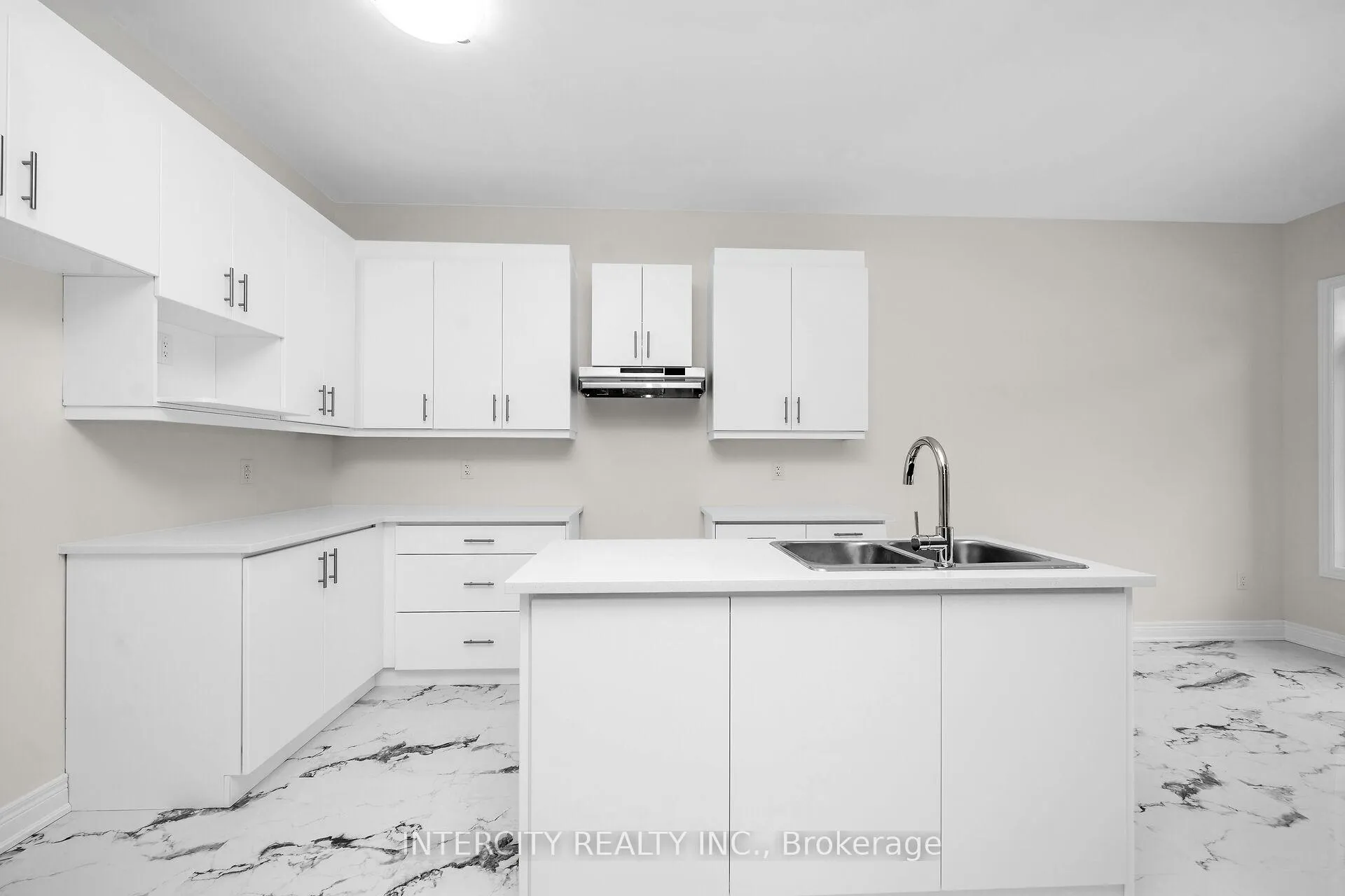 Photo 7 of 60 Claremont Drive, Brampton, Sandringham-Wellington North — HOMEH