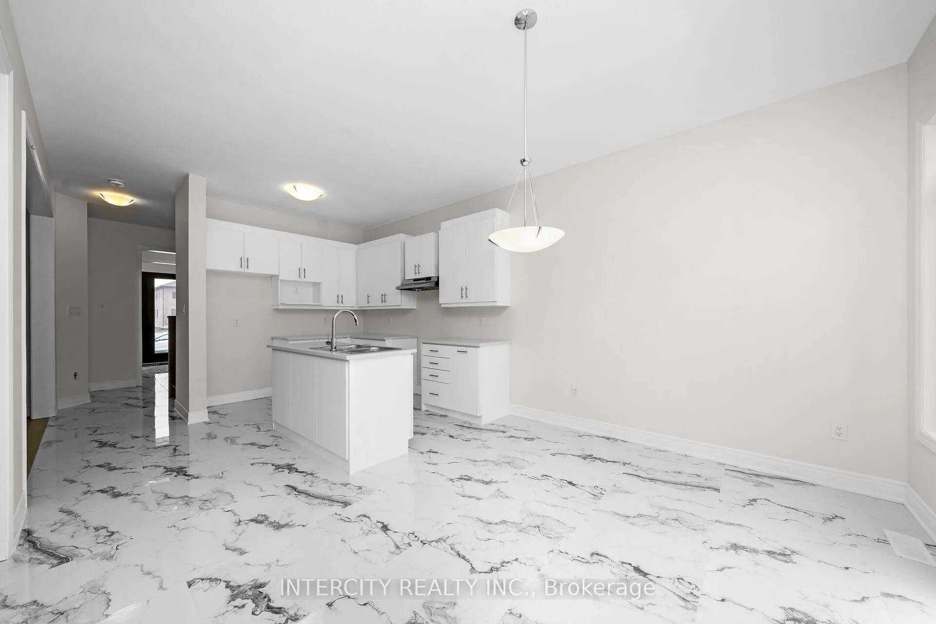 Photo 14 of 60 Claremont Drive, Brampton, Sandringham-Wellington North — HOMEH