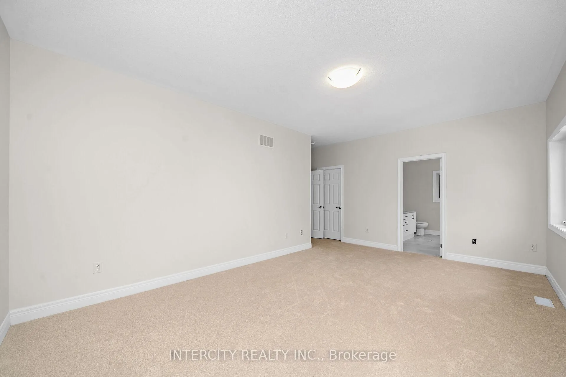 Photo 19 of 60 Claremont Drive, Brampton, Sandringham-Wellington North — HOMEH